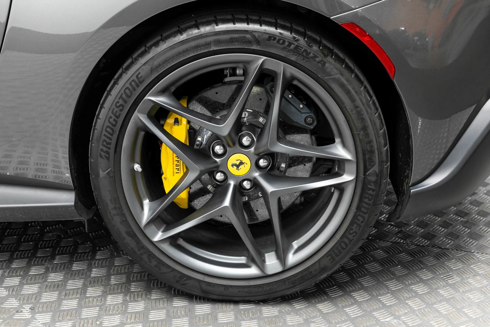 mph049_182072984_2edf2cdee7464d2b9550098b901943b6_f2d887489b