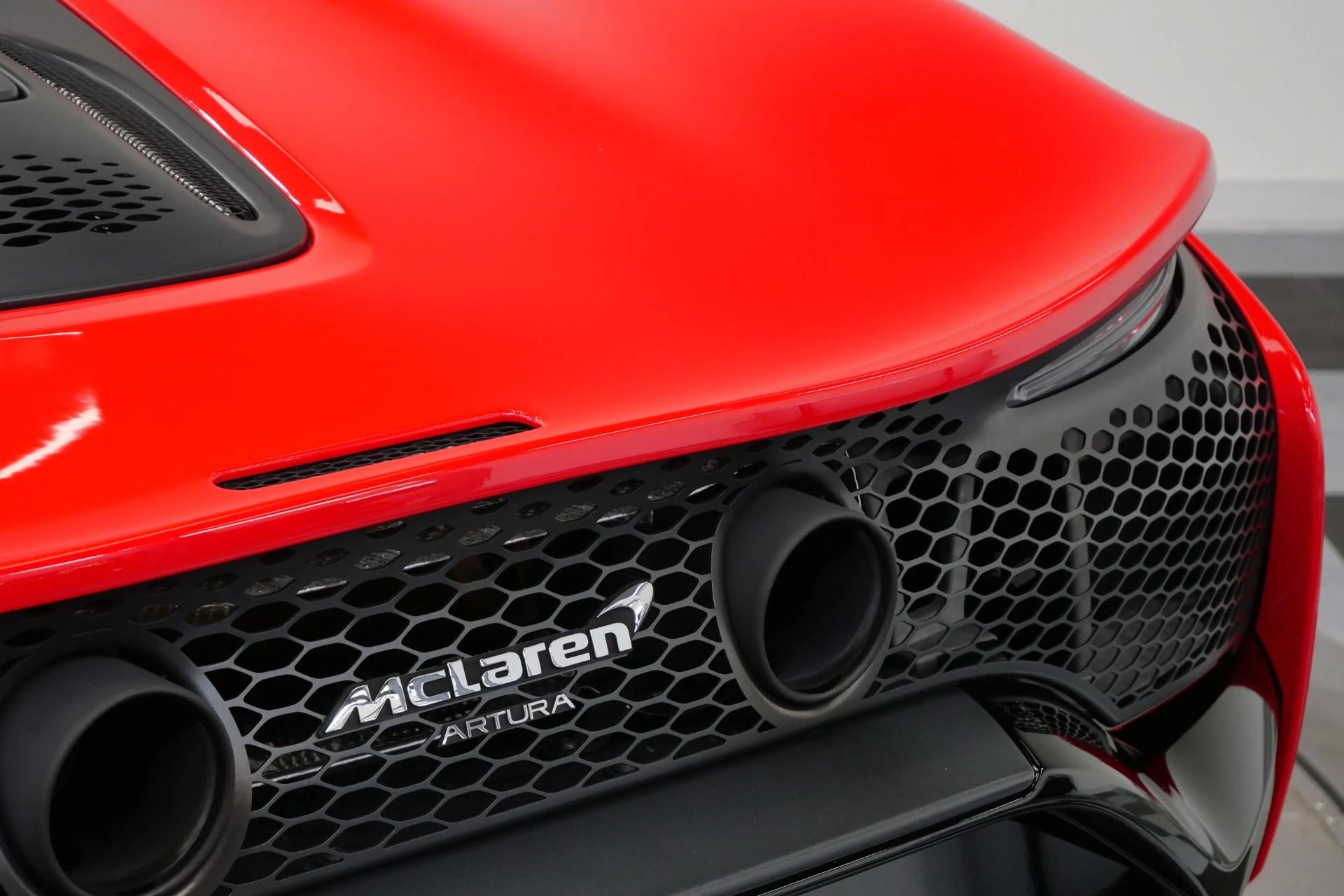 mph049_1826925928_Used_2024_Mc_Laren_Artura_Performance_Spec_Technology_Pack_1775235368_47c1b5fc33