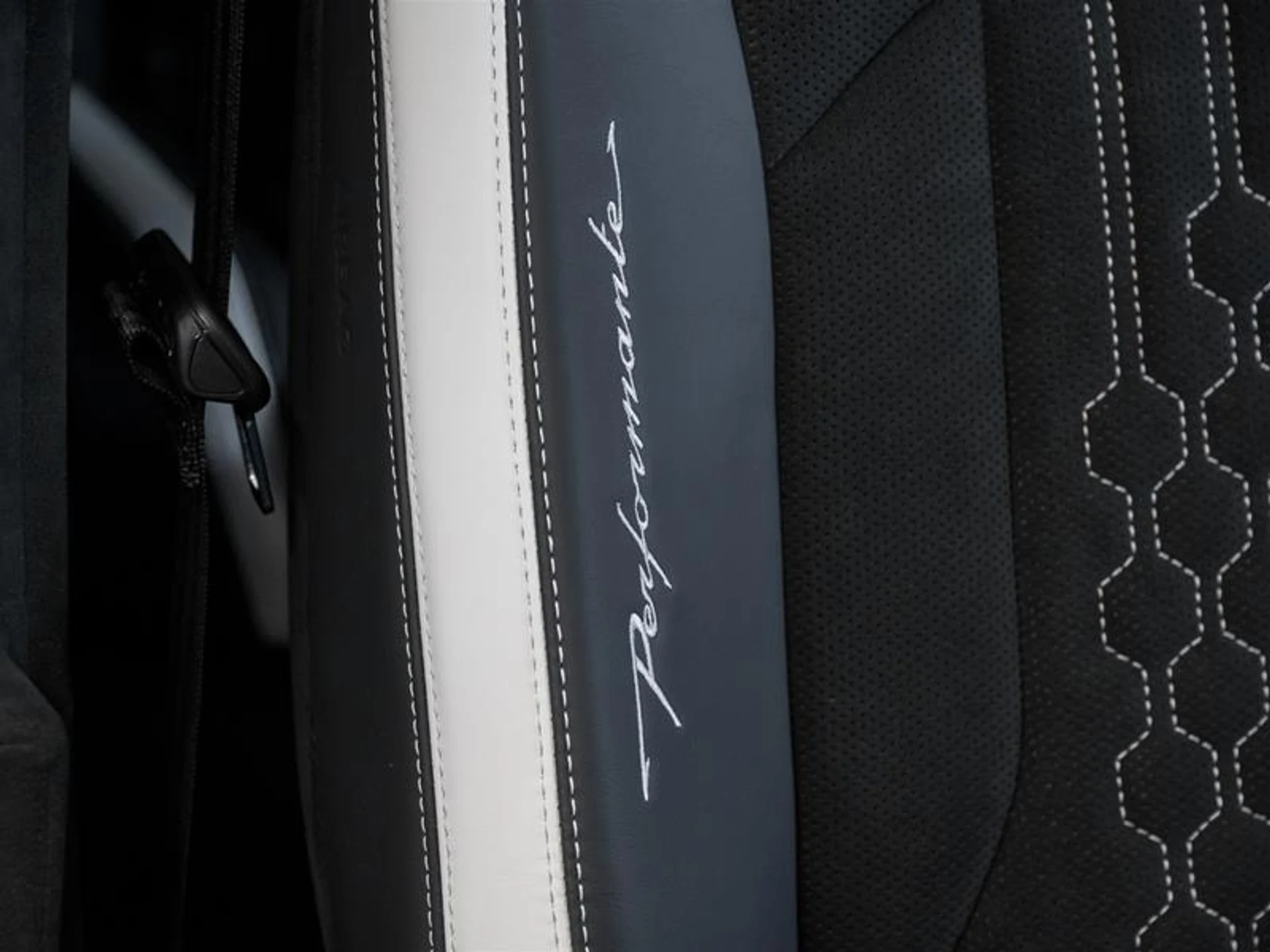 mph049_1833372932_11790389_1607586306_0986c1de10