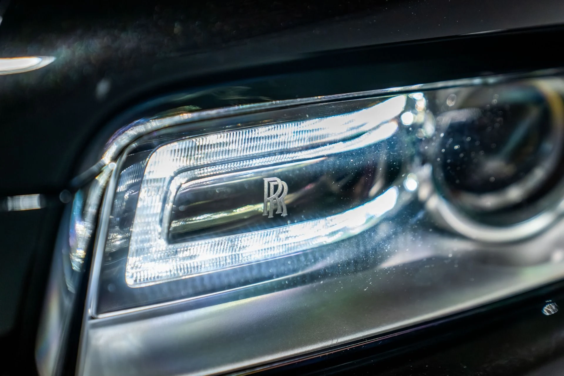 mph049_1840597580_Used_2014_Rolls_Royce_Wraith_360000_MSRP_Starlight_Headliner_24_Wheels_1765745619_5c66195668