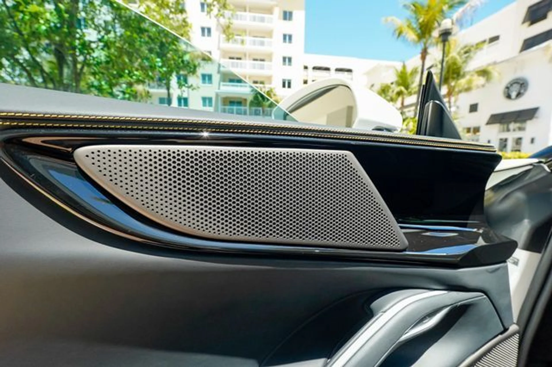 mph049_1847845185_23015679_50_2248df04e9