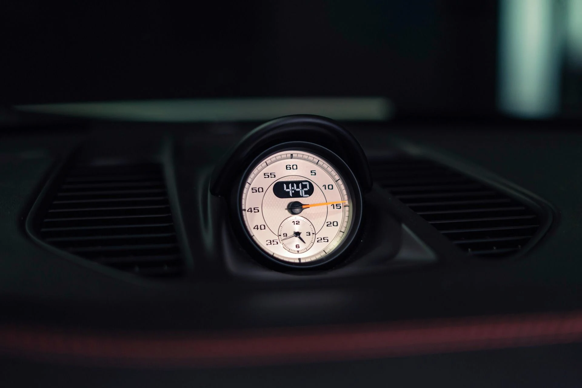 mph049_1856290683_Used_2018_Porsche_911_GT_2_RS_1777474085_f4f5fe9151