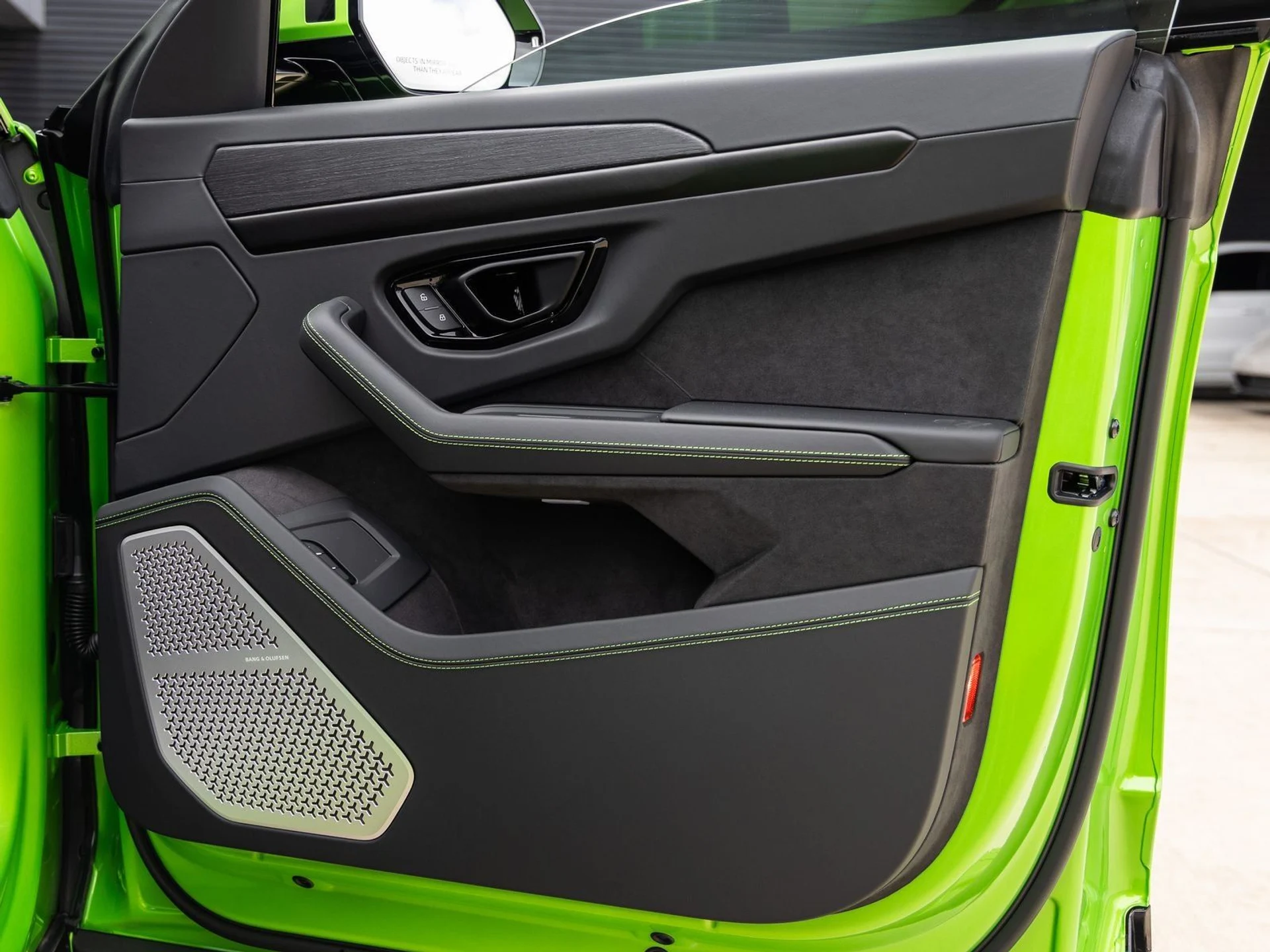 mph049_185850080_50_0393d5fd91