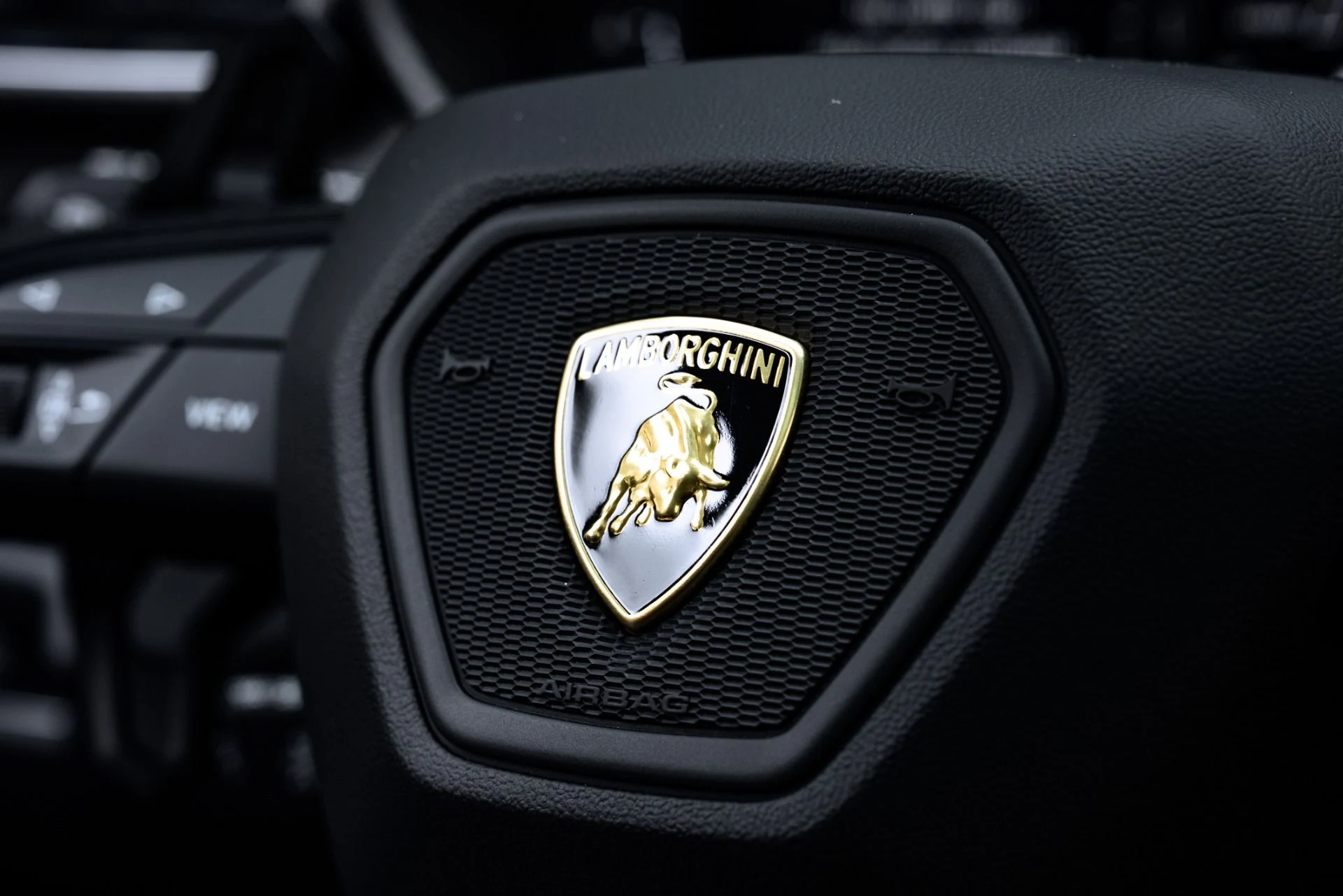 mph049_1866745284_Used_2023_Lamborghini_Urus_Performante_1776122815_84f072169a