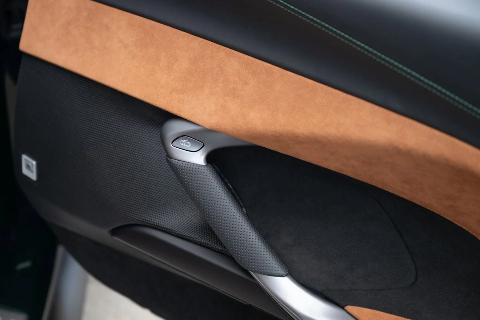 mph049_1876821978_0caa56523e7d413b84f685a85740066e_a1a61c1af2