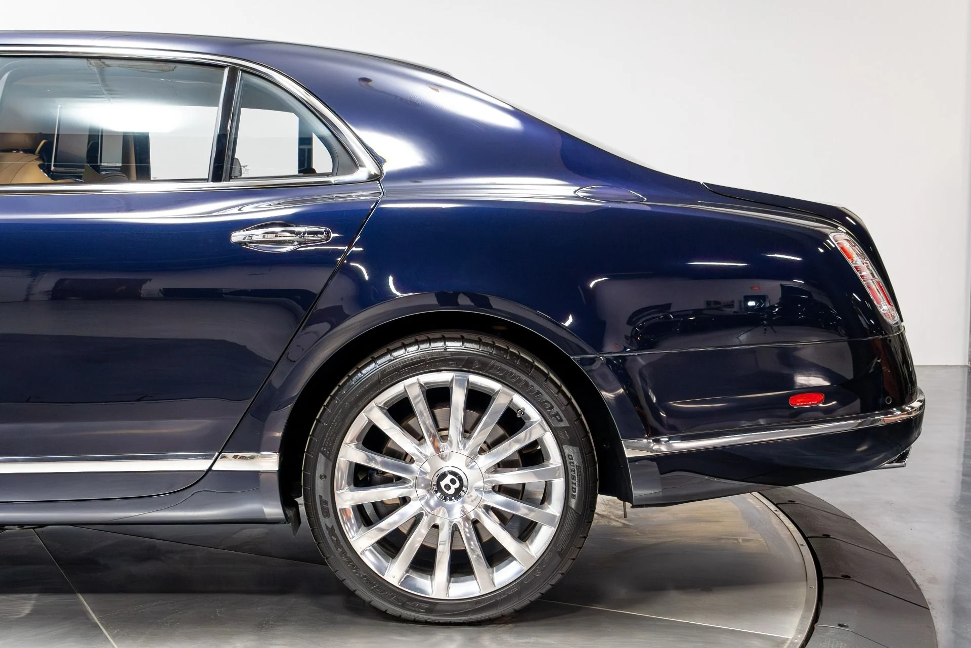 mph049_1876973983_Used_2017_Bentley_Mulsanne_1775514187_556958206d