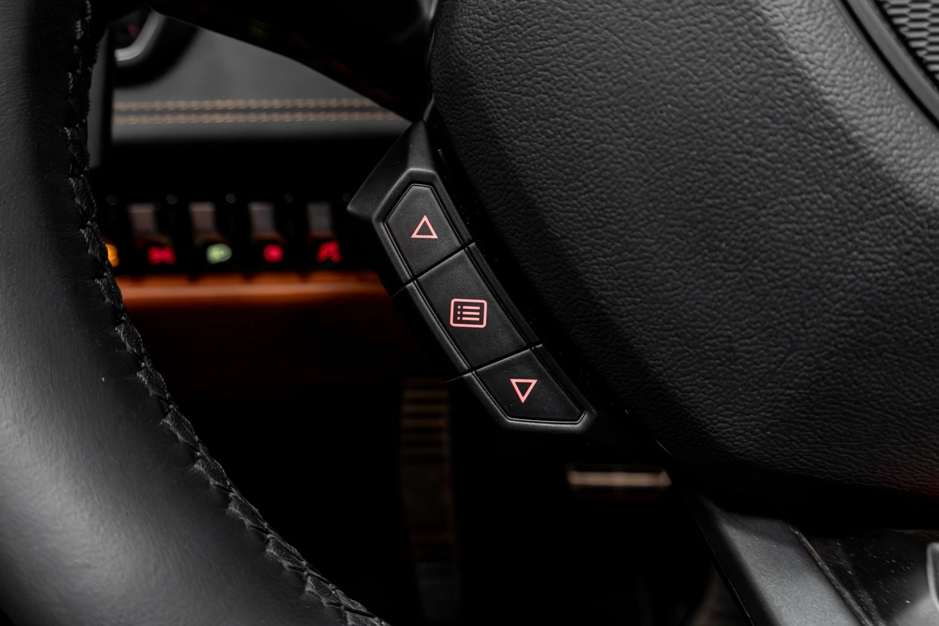 mph049_1898327556_Used_2019_Lamborghini_Huracan_LP_580_2_S_1778195053_134115d8f4