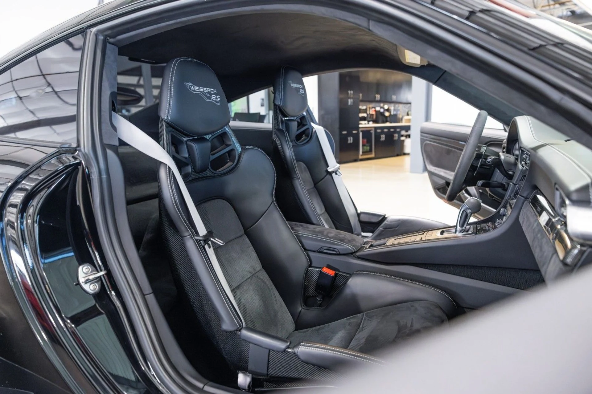 mph049_1906942713_9w_37a66d4ec4