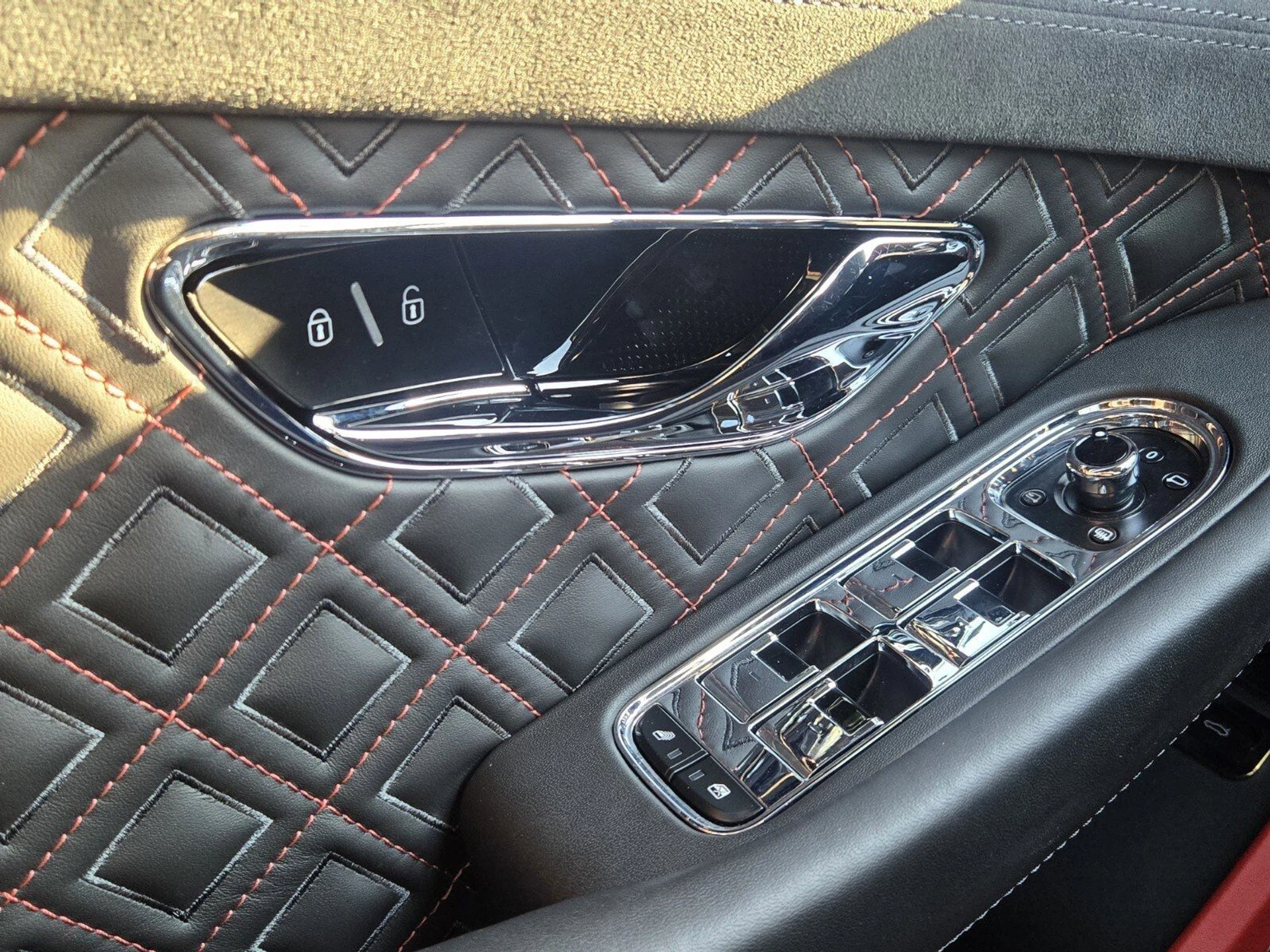 mph049_1910190106_a75be061853a21f2171d146f47872e46x_1385f8a031