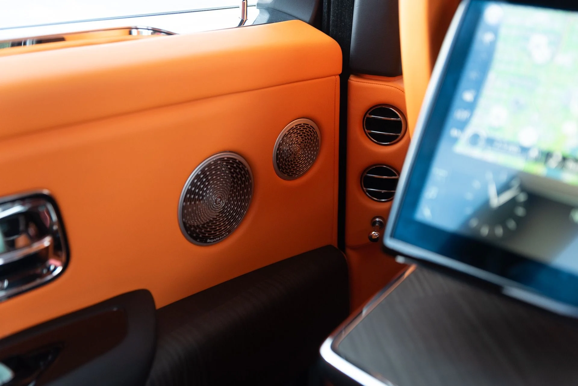 mph049_1917994711_Used_2020_Rolls_Royce_Cullinan_1764721010_8ef324ba8d