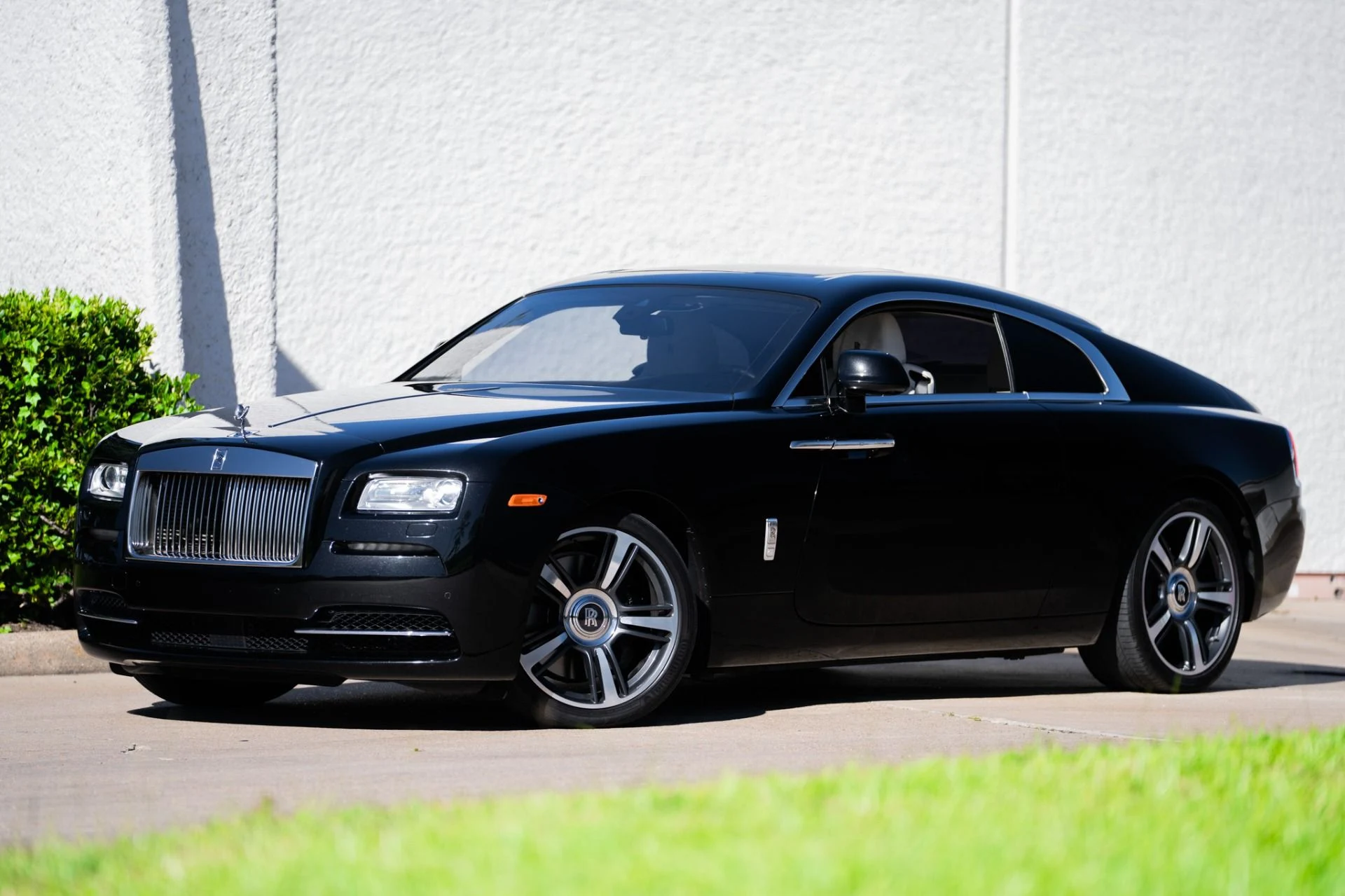 mph049_1918985433_Used_2014_Rolls_Royce_Wraith_1761760080_46eb72e691