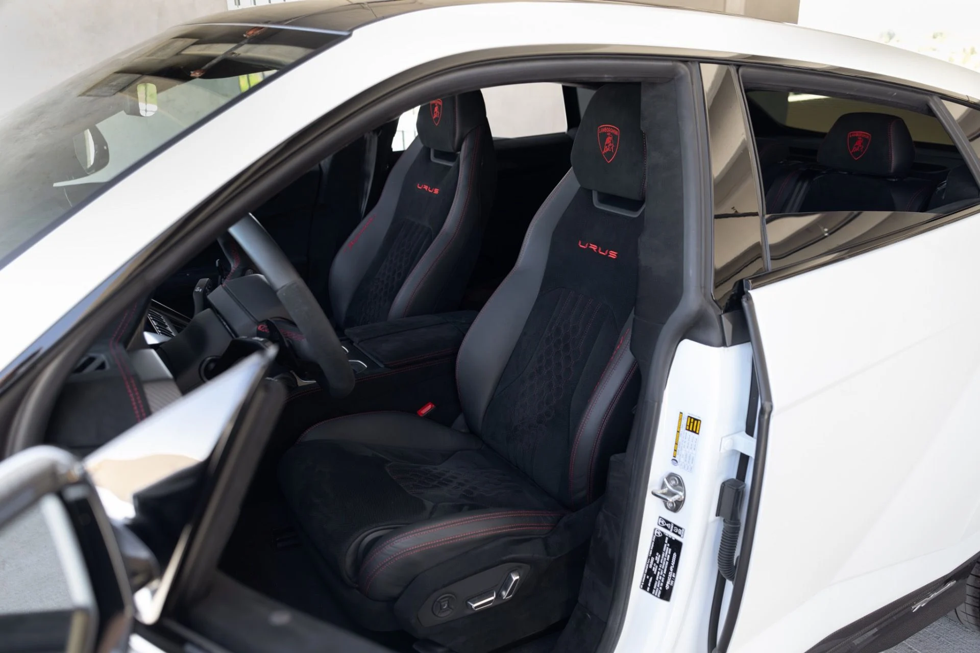 mph049_1922655638_Used_2023_Lamborghini_Urus_Performante_1778699369_960f90a0fc