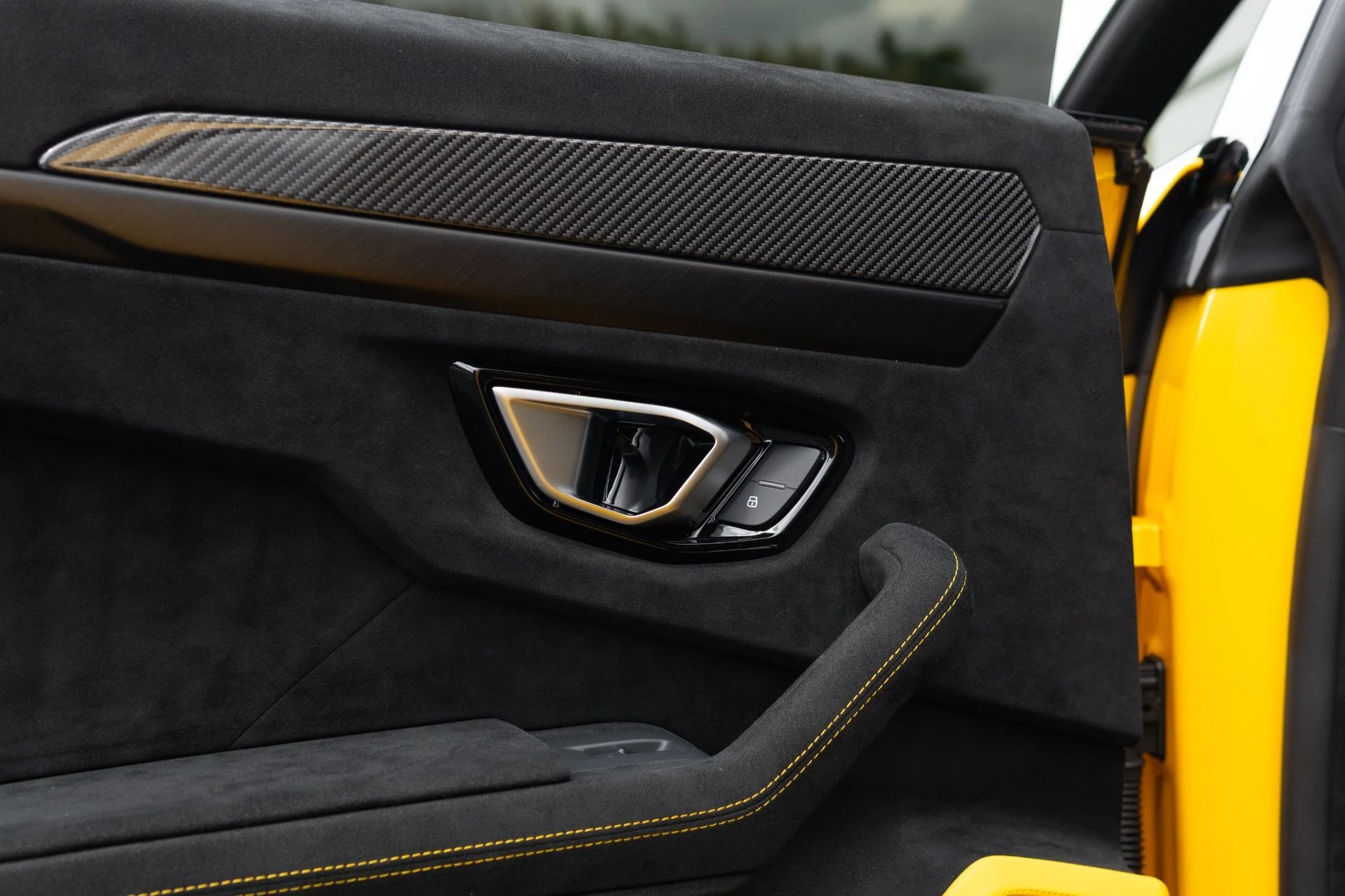 mph049_1926602015_Used_2024_Lamborghini_Urus_Performante_1773952164_76c52ead0b