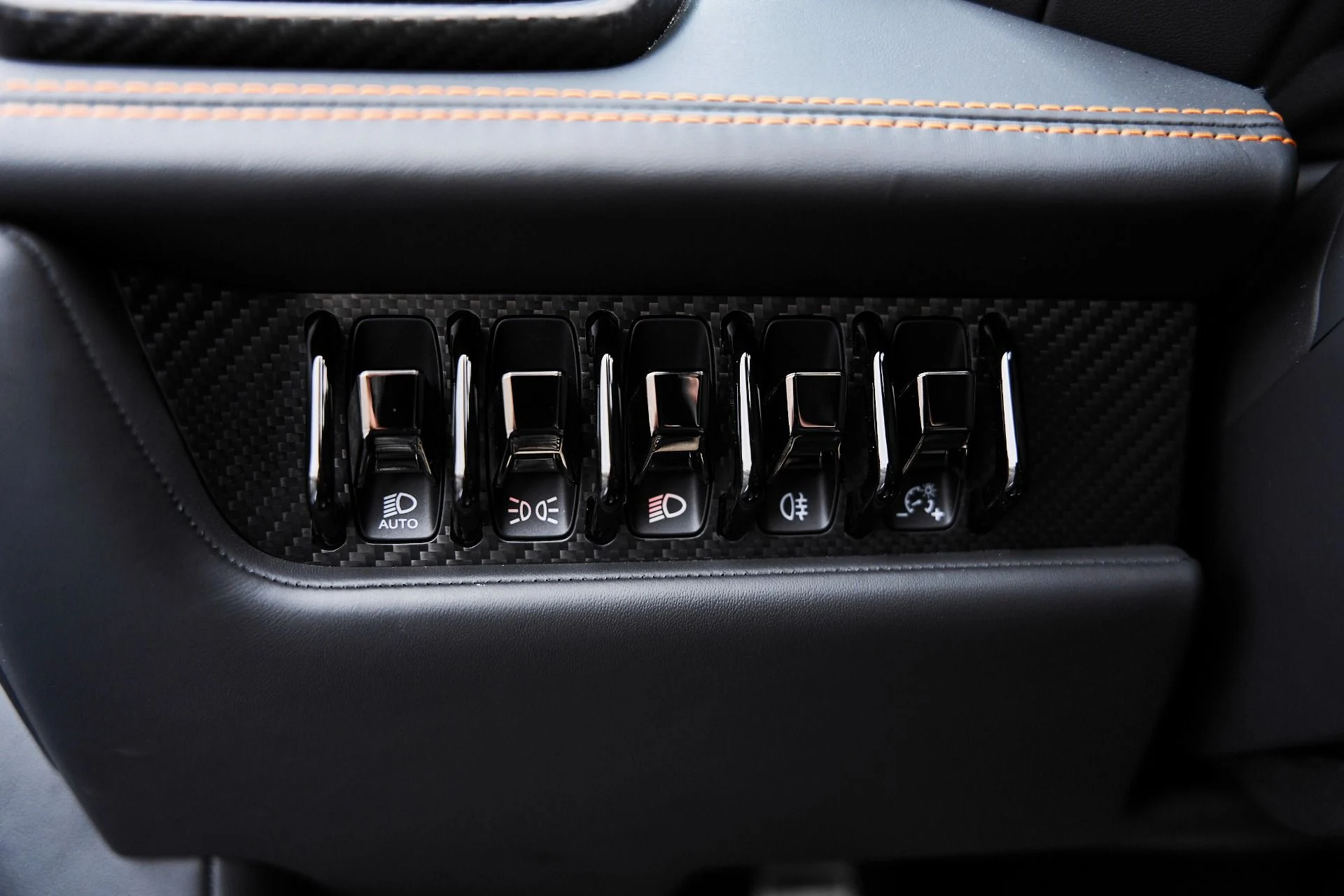 mph049_1930343673_Used_2023_Lamborghini_Huracan_EVO_Base_1775006706_cf5a94dca2