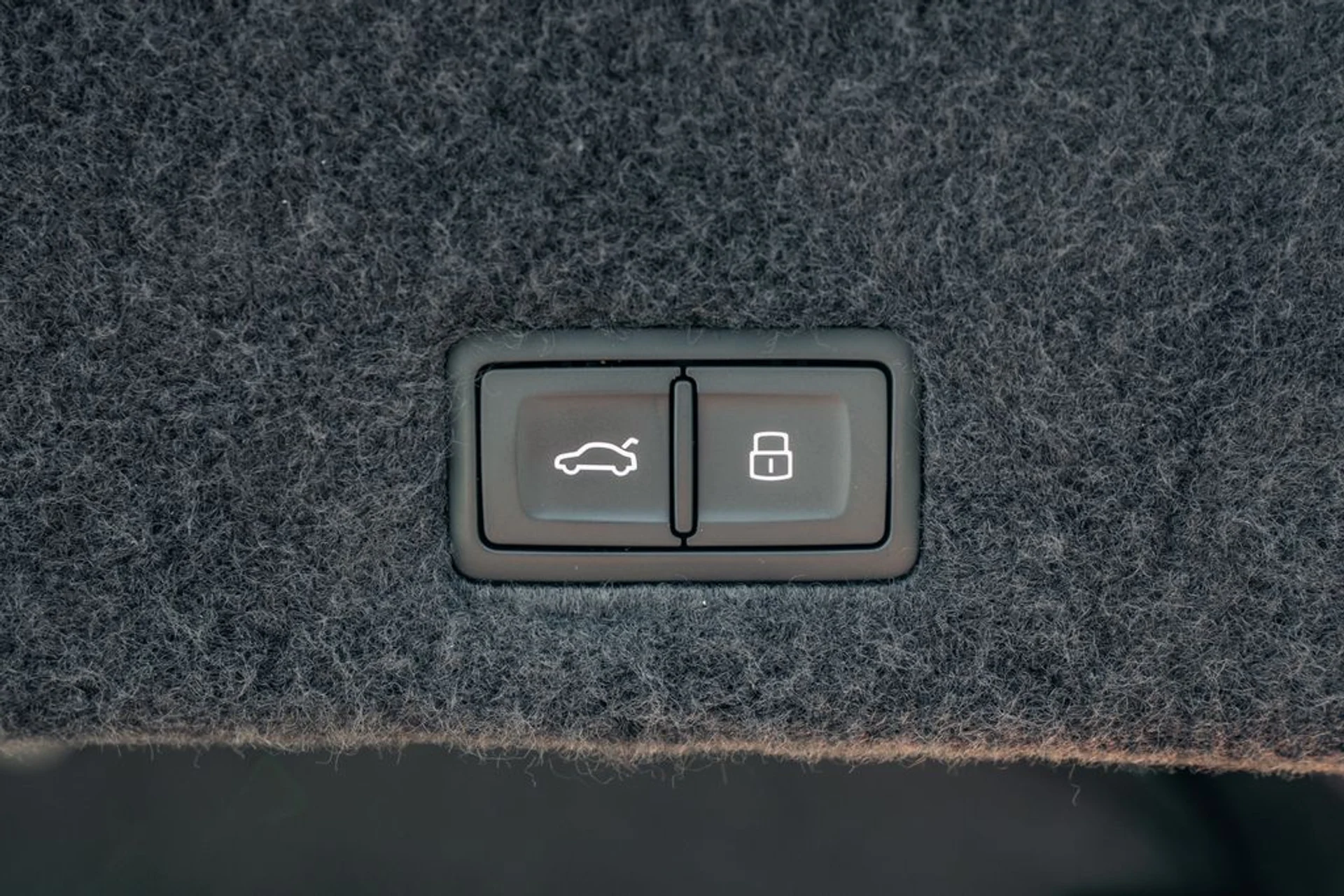 mph049_1953247512_4c8a87c944f5a4b765fabb0d01468ec7x_da2f521cce