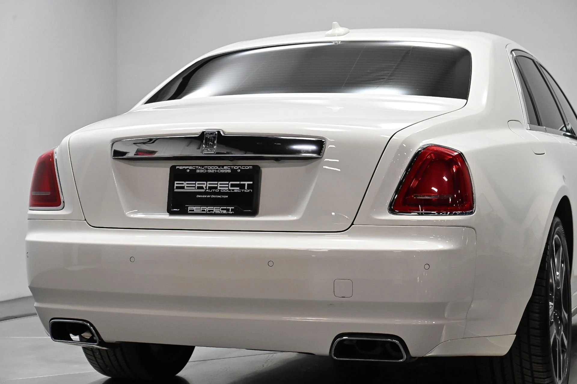 mph049_1989916863_Used_2017_Rolls_Royce_Ghost_1749695060_e88725e74c
