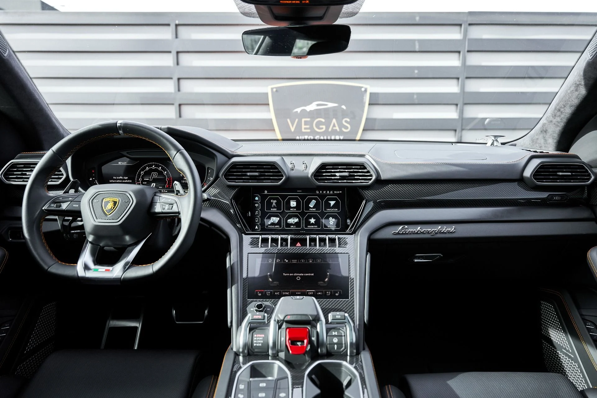 mph049_2001936564_Used_2022_Lamborghini_Urus_1766457434_6245d2781b