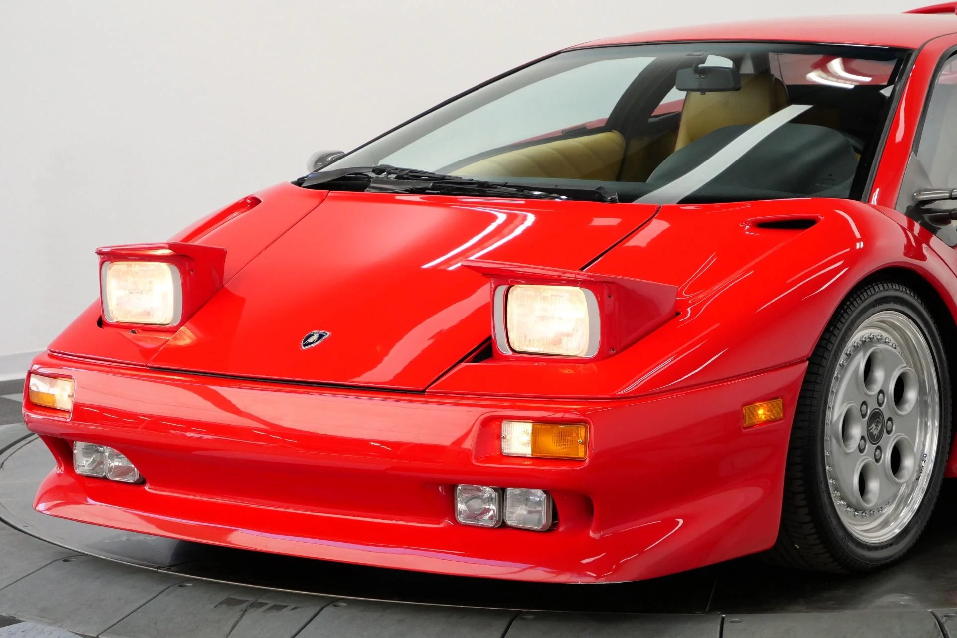 mph049_2027789806_Used_1991_Lamborghini_Diablo_Extremely_Low_Miles_Collector_Grade_1787850744_e3aba4c69b