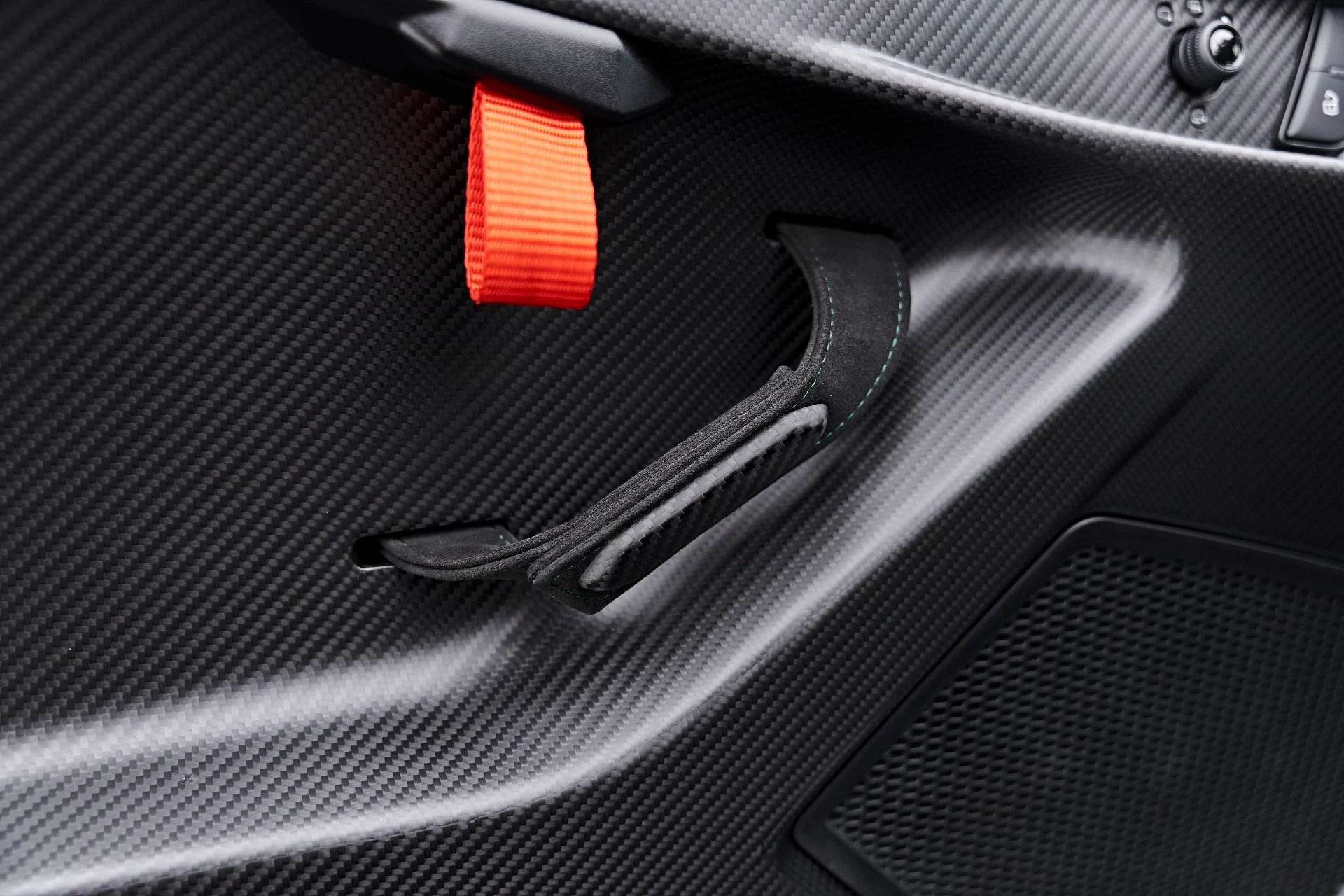 mph049_2033207007_Used_2024_Lamborghini_Huracan_Sterrato_Base_1790365017_55f88d7040