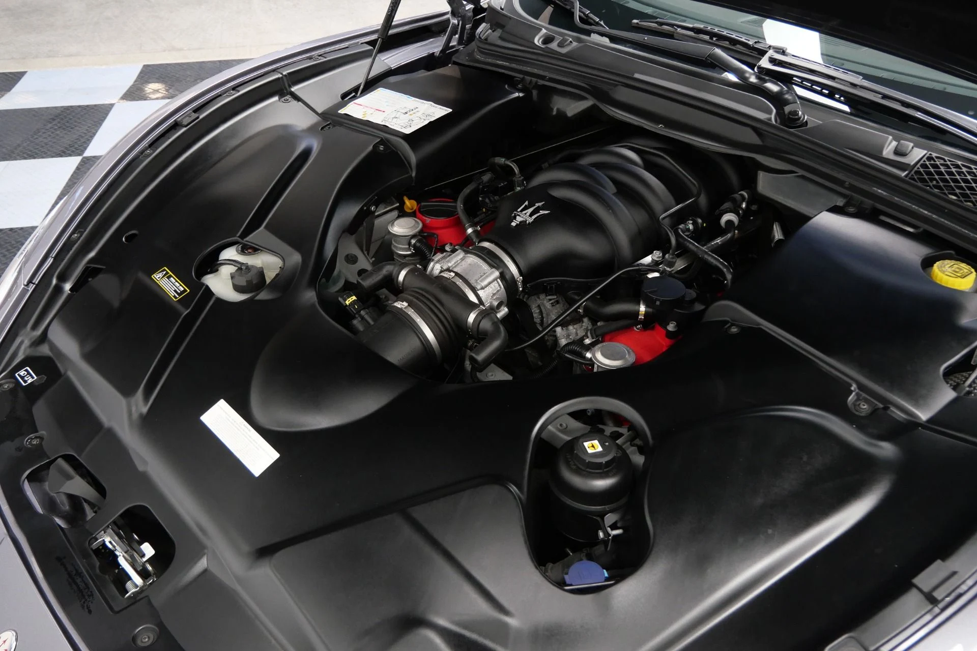 mph049_203787107_Used_2019_Maserati_Gran_Turismo_Convertible_Sport_Rare_Color_Carbon_Fiber_Interior_Trim_1773689122_b3ee51a5ca