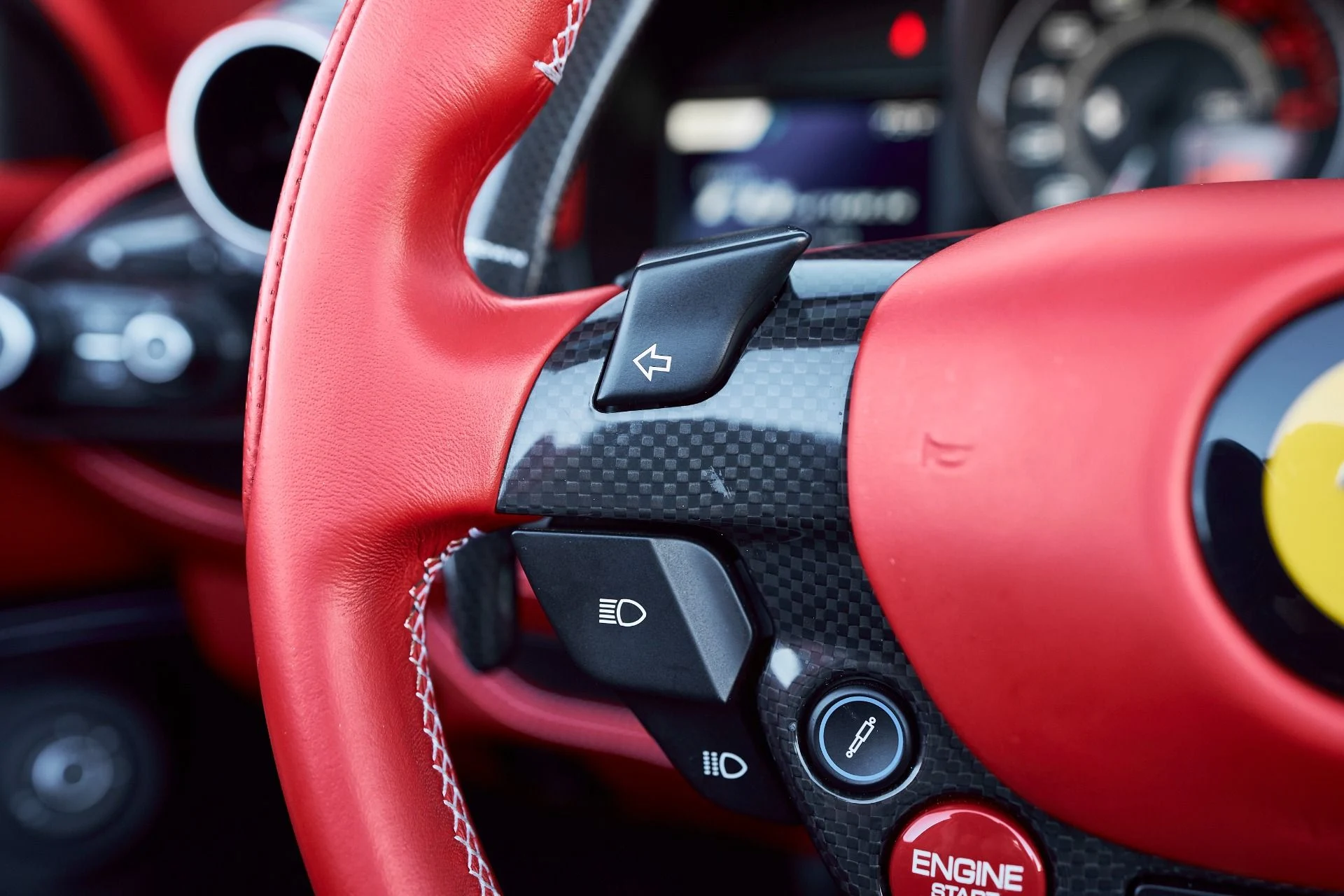 mph049_2070567584_Used_2021_Ferrari_F8_Spider_Base_1763084346_5581298952