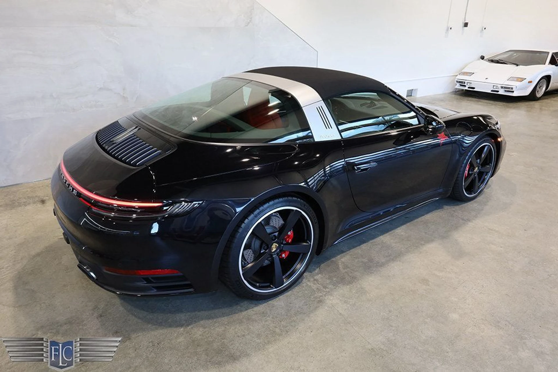 mph049_2071905523_used_2024_porsche_911_targa4s_9689_22903076_50_1024_2806fd01d9
