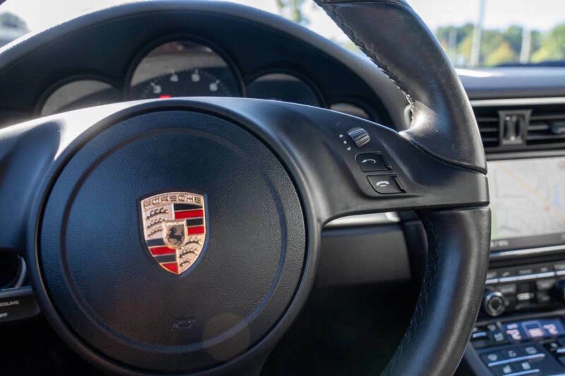 mph049_2075719639_2013_porsche_911_carrera_2dr_coupe_899e2c9036