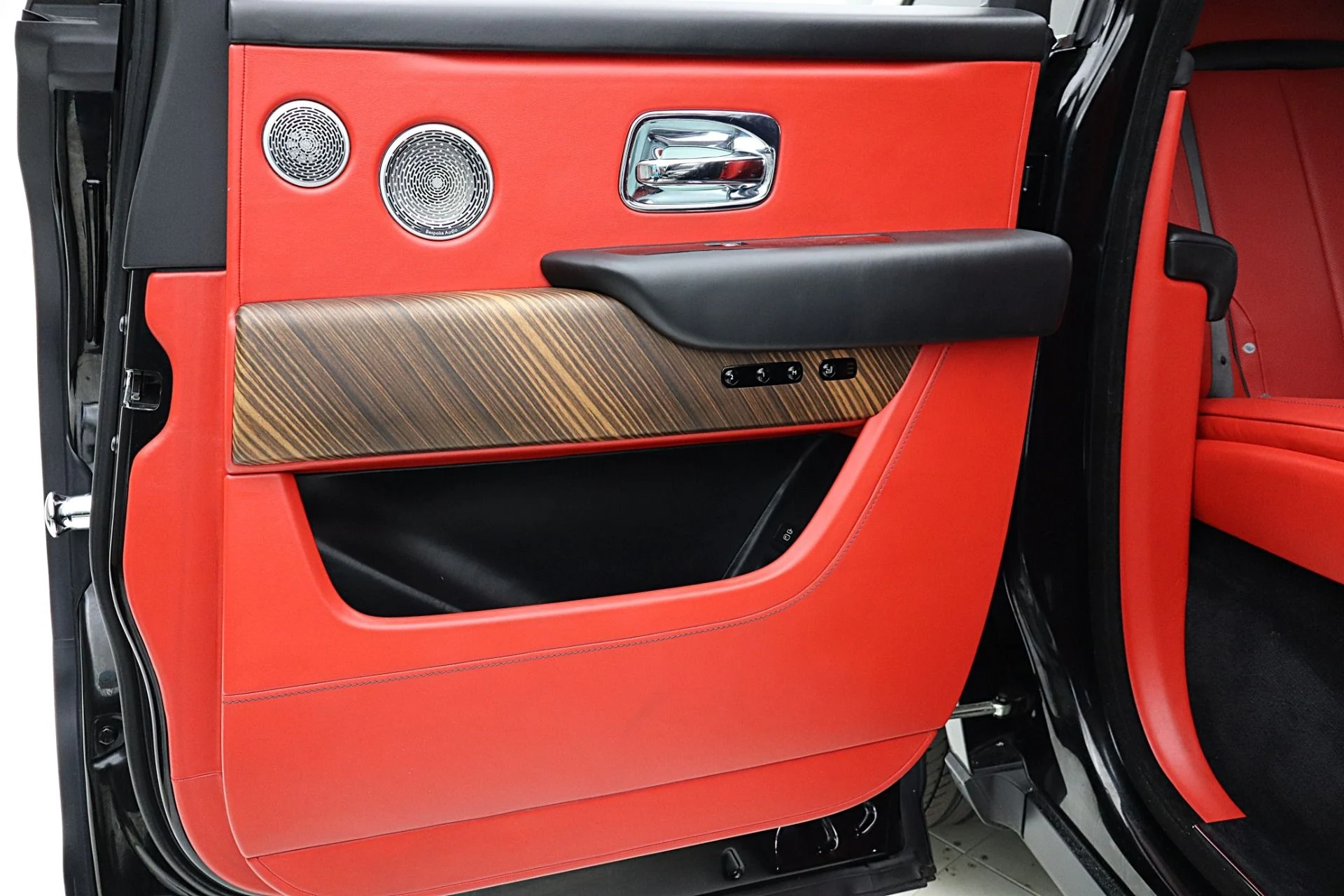 mph049_2078366293_Used_2019_Rolls_Royce_Cullinan_7408e979e7