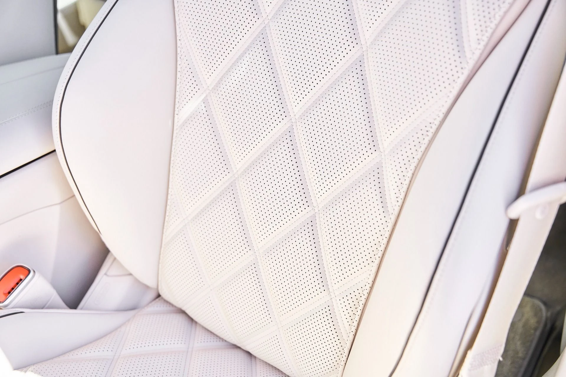 mph049_2081035313_Used_2025_Mercedes_Benz_EQS_Maybach_EQS_680_1773365873_95b840ef48