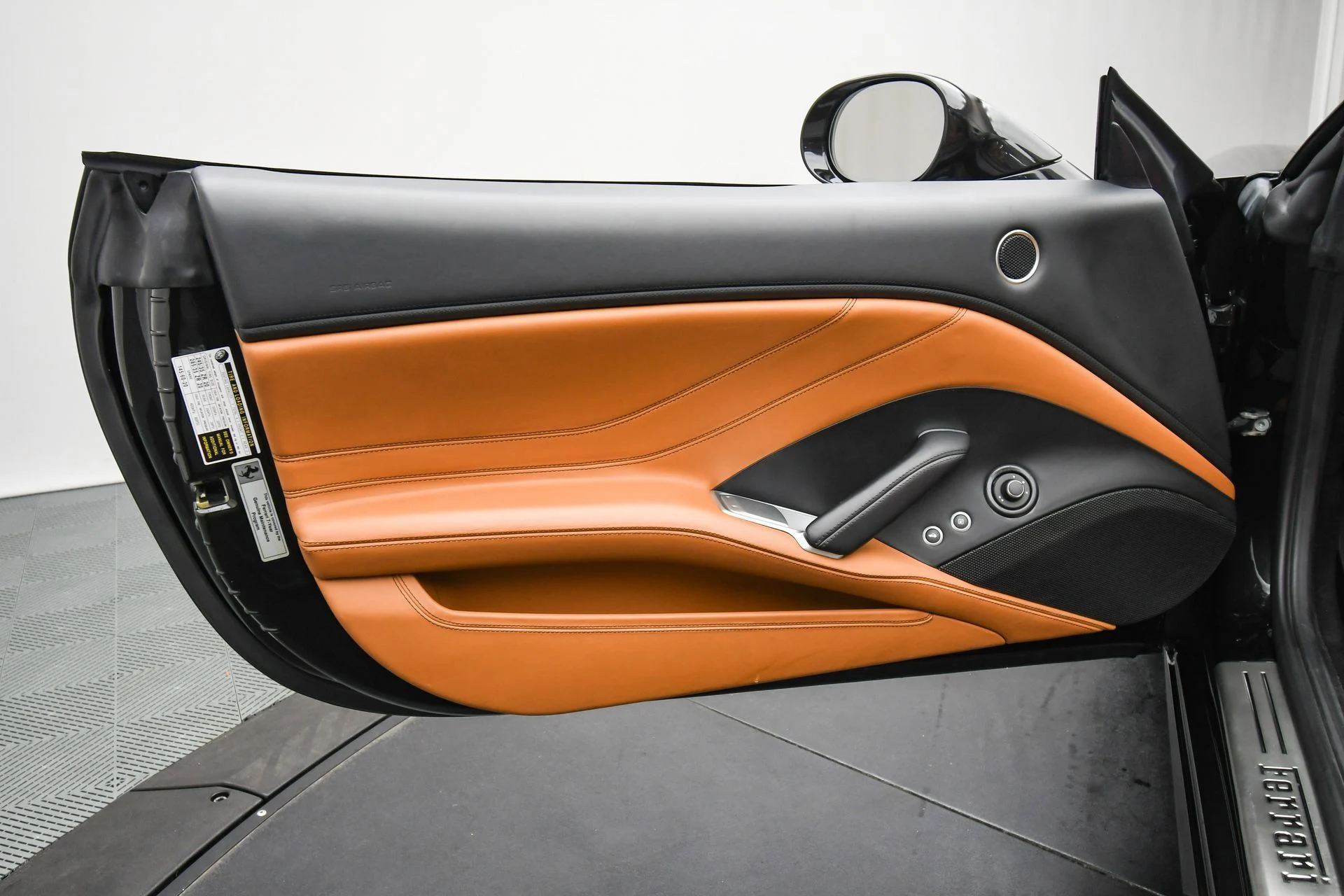 mph049_2082547671_0731d7cf7e6444a7b6d9b12856a84a42_3861f5bcad