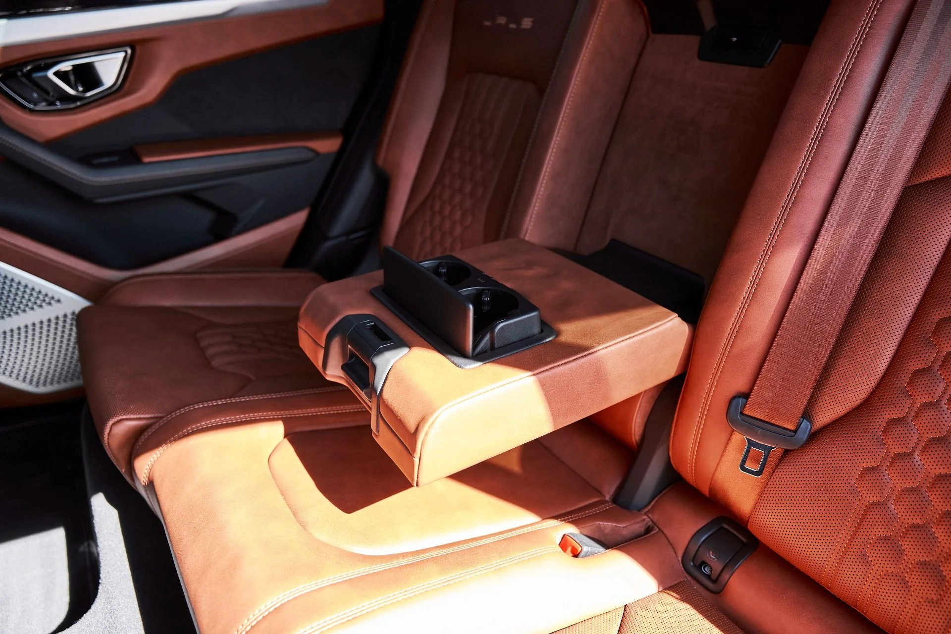 mph049_2088680155_Used_2023_Lamborghini_Urus_S_1771891315_73561fb9b9