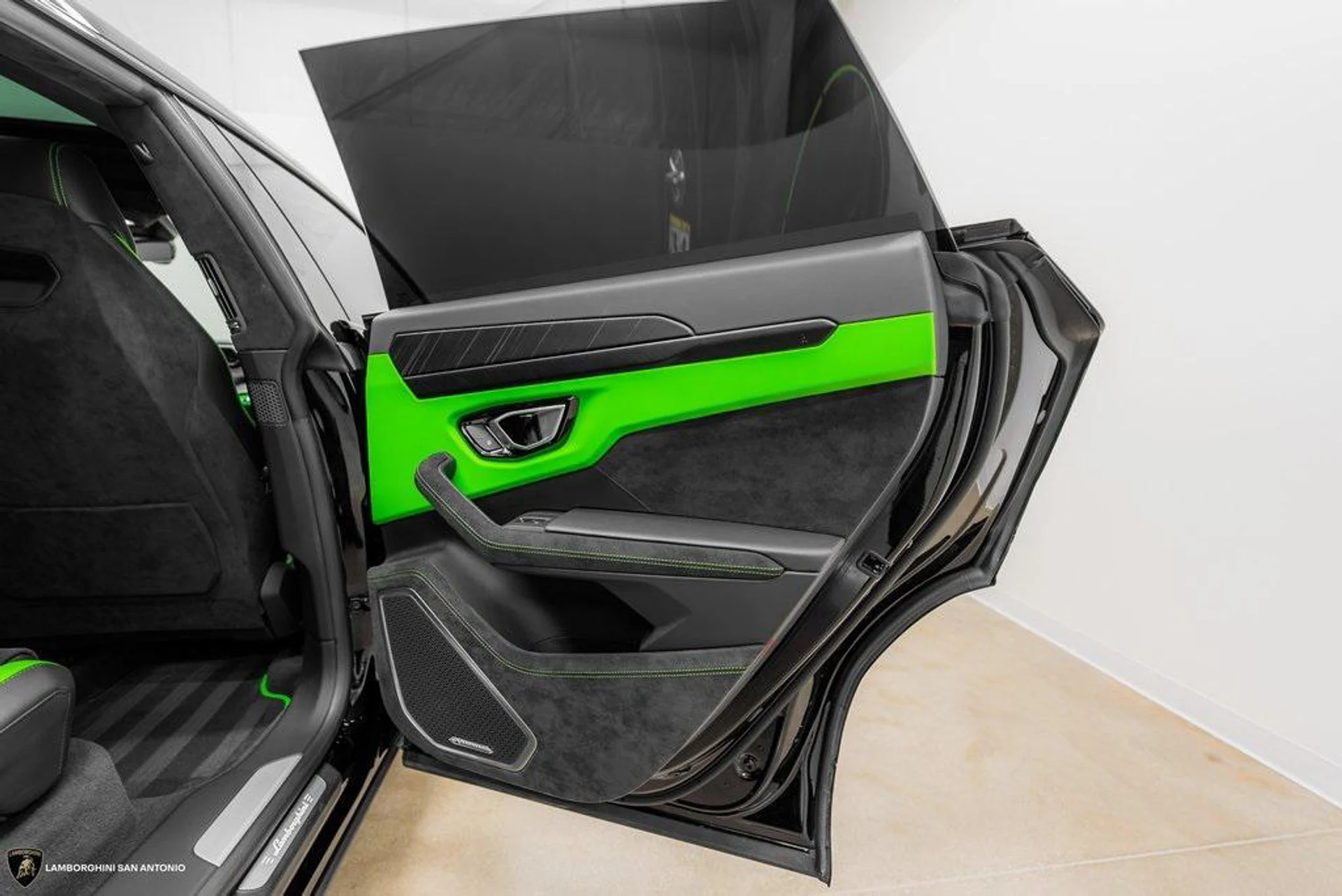 mph049_2101956889_LNF_Dd_S4yz5c_U3c5_ZH_5xew_Zqk8_bfa8dd1c10