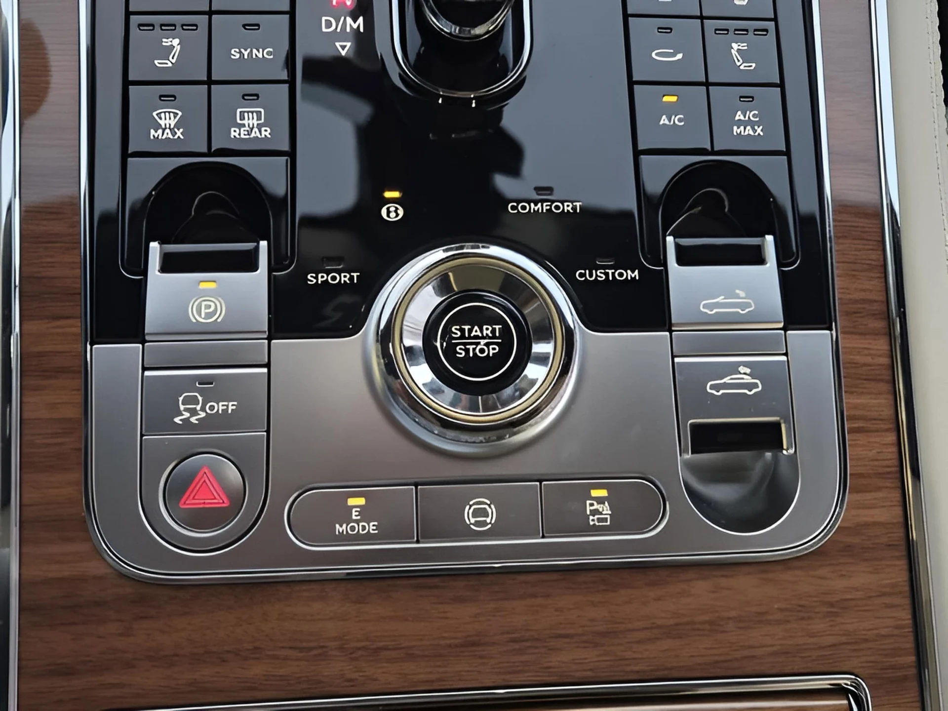 mph049_2118440240_5548997a54a4594a3a7effaa2ce860a1x_62af0055d1