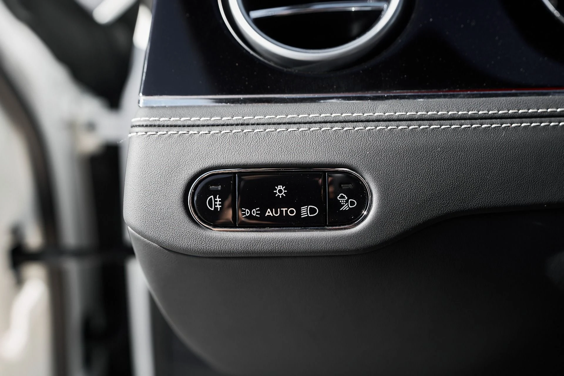 mph049_2133276686_Used_2024_Bentley_Flying_Spur_S_1761779955_1d64dcb5a4