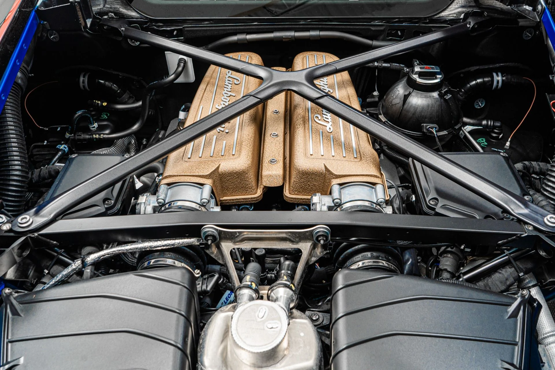 mph049_2153187166_Used_2024_Lamborghini_Huracan_STJ_1757002928_e534f44ef9