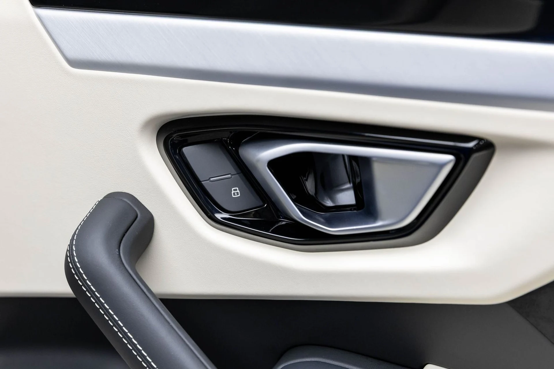 mph049_2169836511_50_0f3083e328