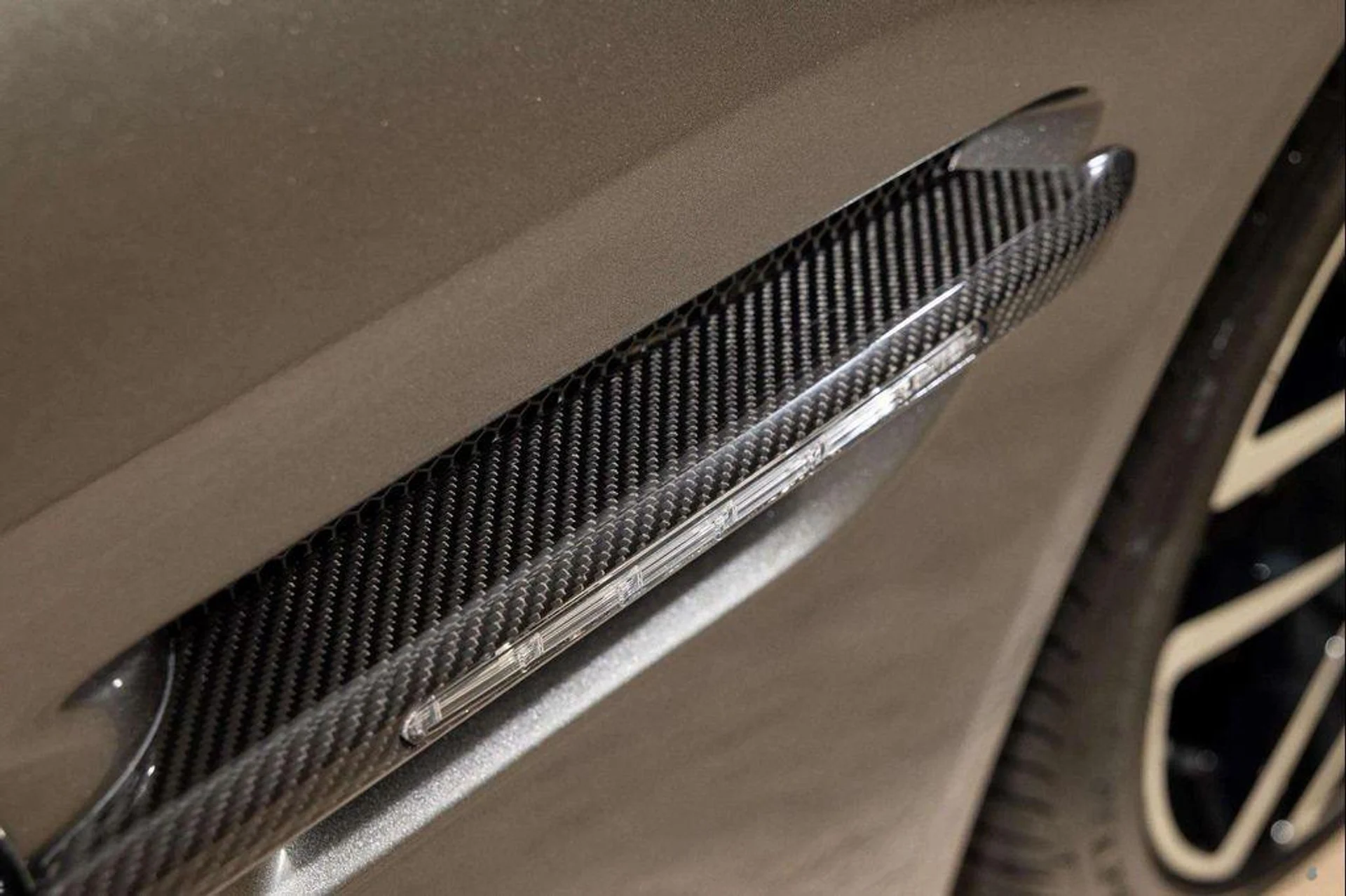 mph049_2170421213_th0_Uz_Syyr8_Na_AJO_Zhy_tfm_Pd2_U8_ff06d5ba13