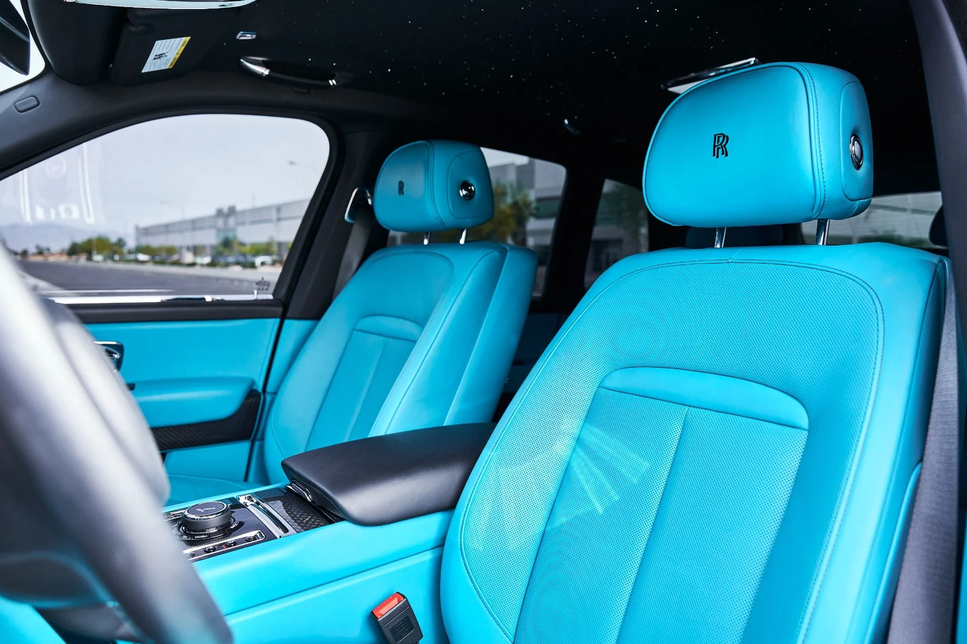 mph049_2180052715_Used_2025_Rolls_Royce_Cullinan_Black_Badge_1774912531_55b4b8b41b