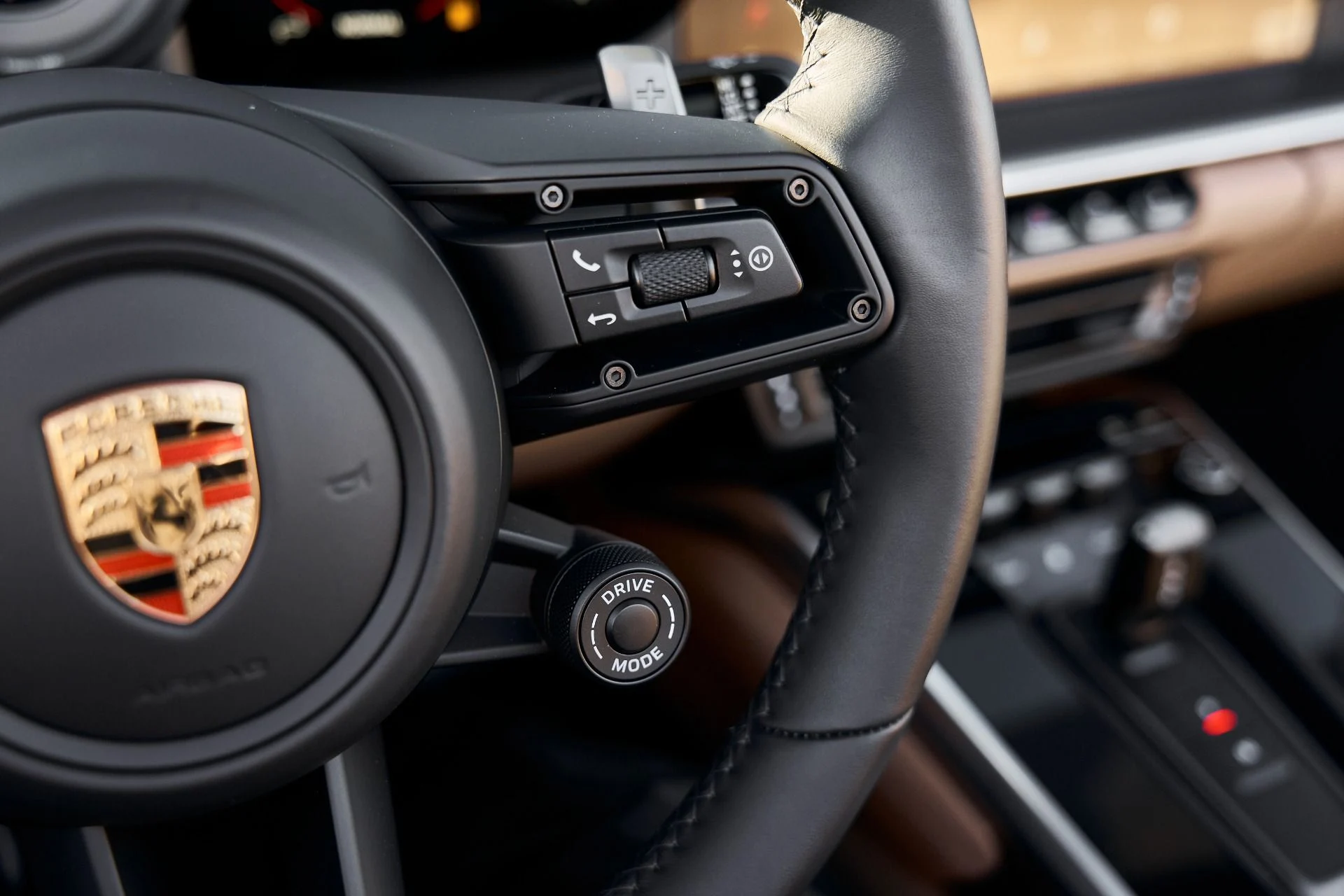 mph049_2190018111_Used_2024_Porsche_911_Turbo_1768616394_20713ecc60