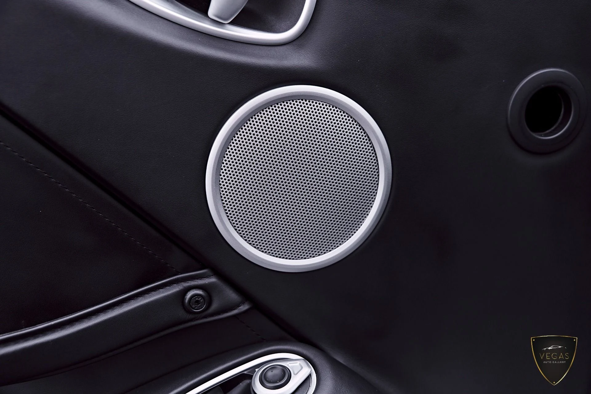 mph049_2190757214_Used_2023_Aston_Martin_Vantage_1783622475_96a189bfb5