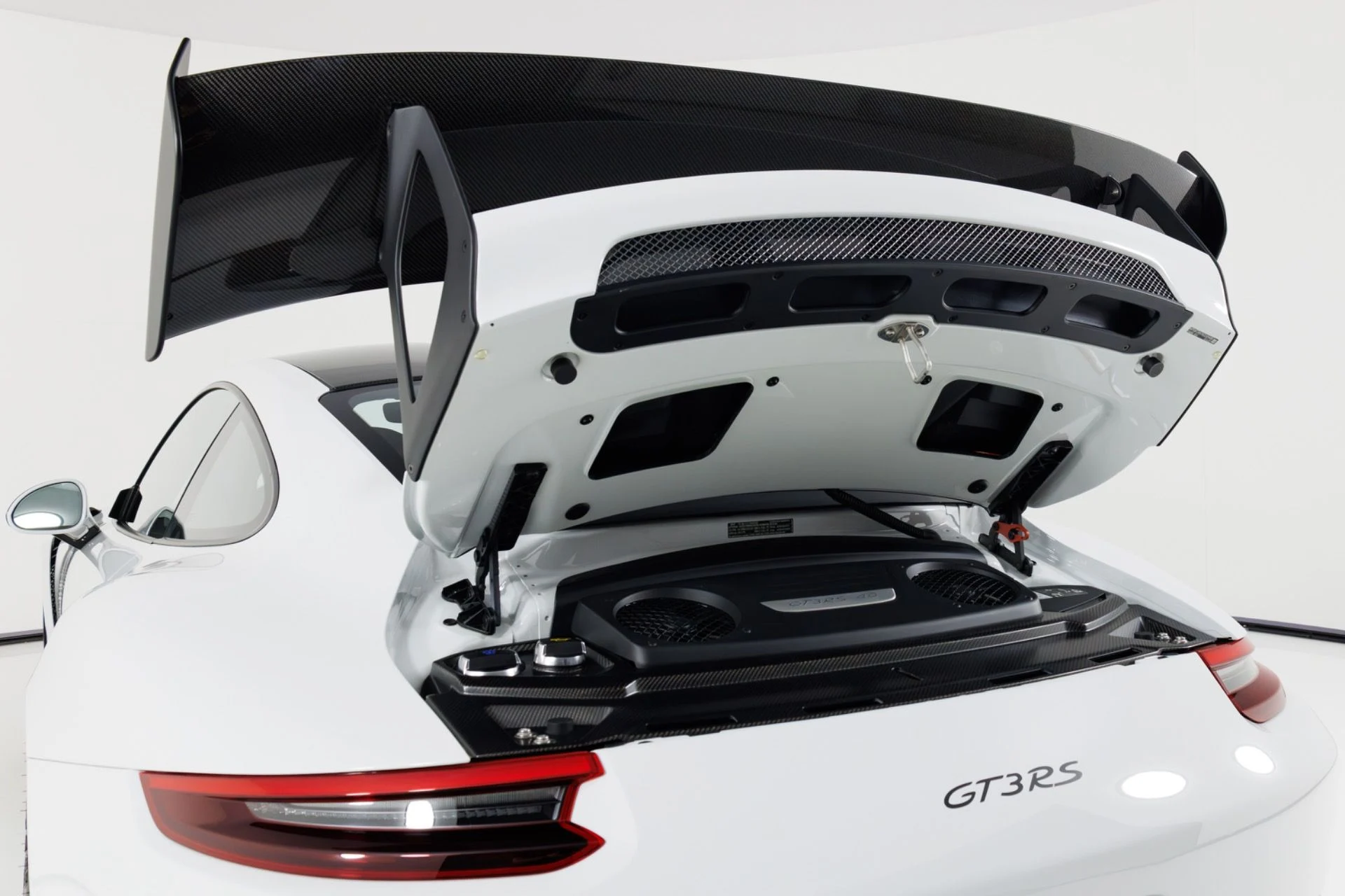 mph049_2201107606_Used_2019_Porsche_911_GT_3_RS_1774651736_7e1ca5c163