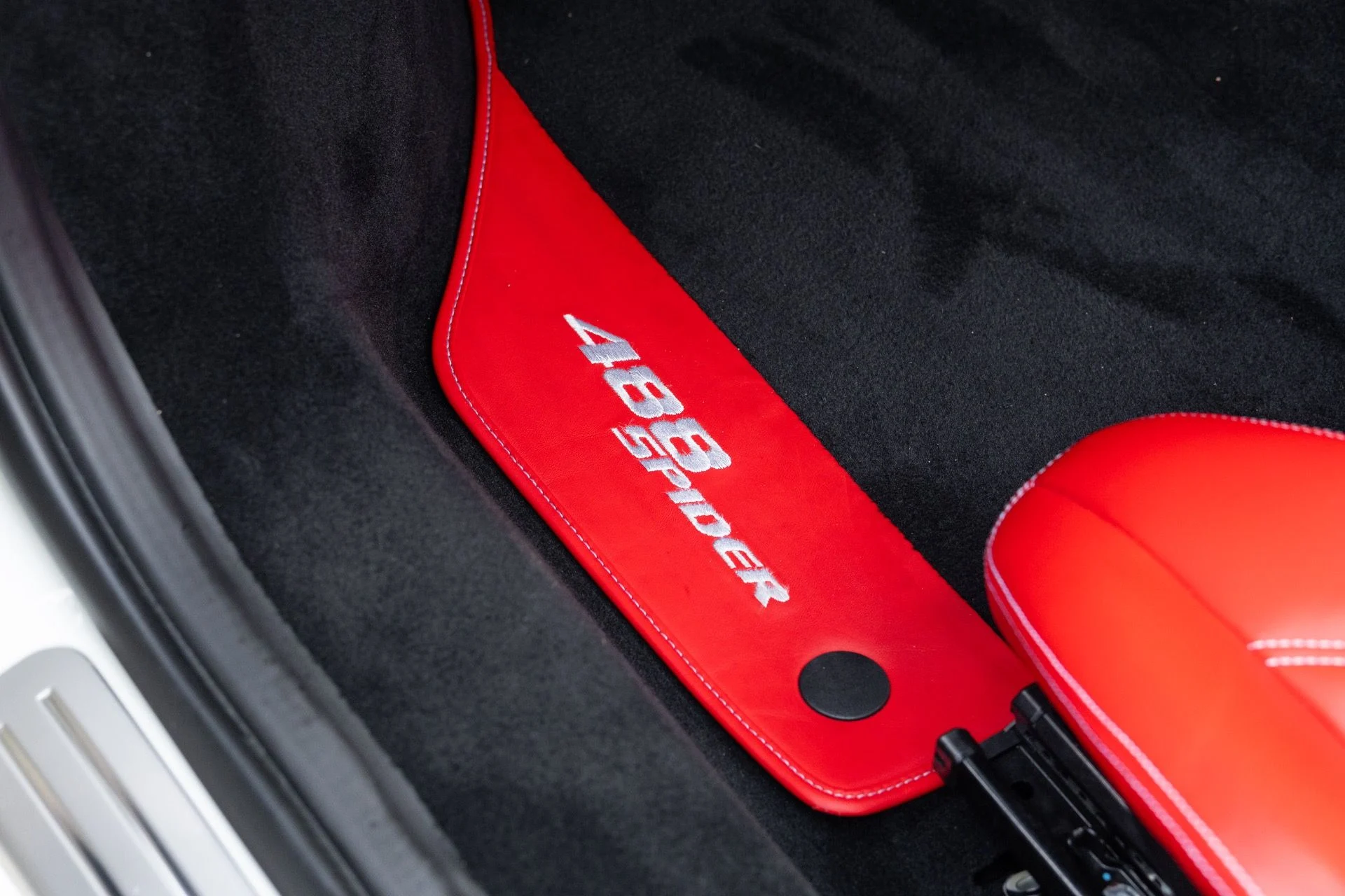 mph049_2224197565_Used_2018_Ferrari_488_Spider_1779900992_8e473524fd