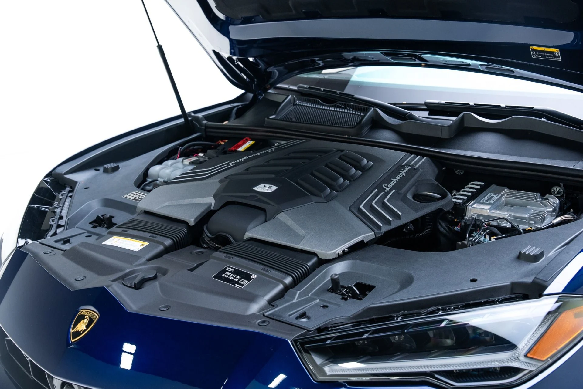 mph049_222737117_Used_2022_Lamborghini_Urus_1775598104_dfbe7465b0