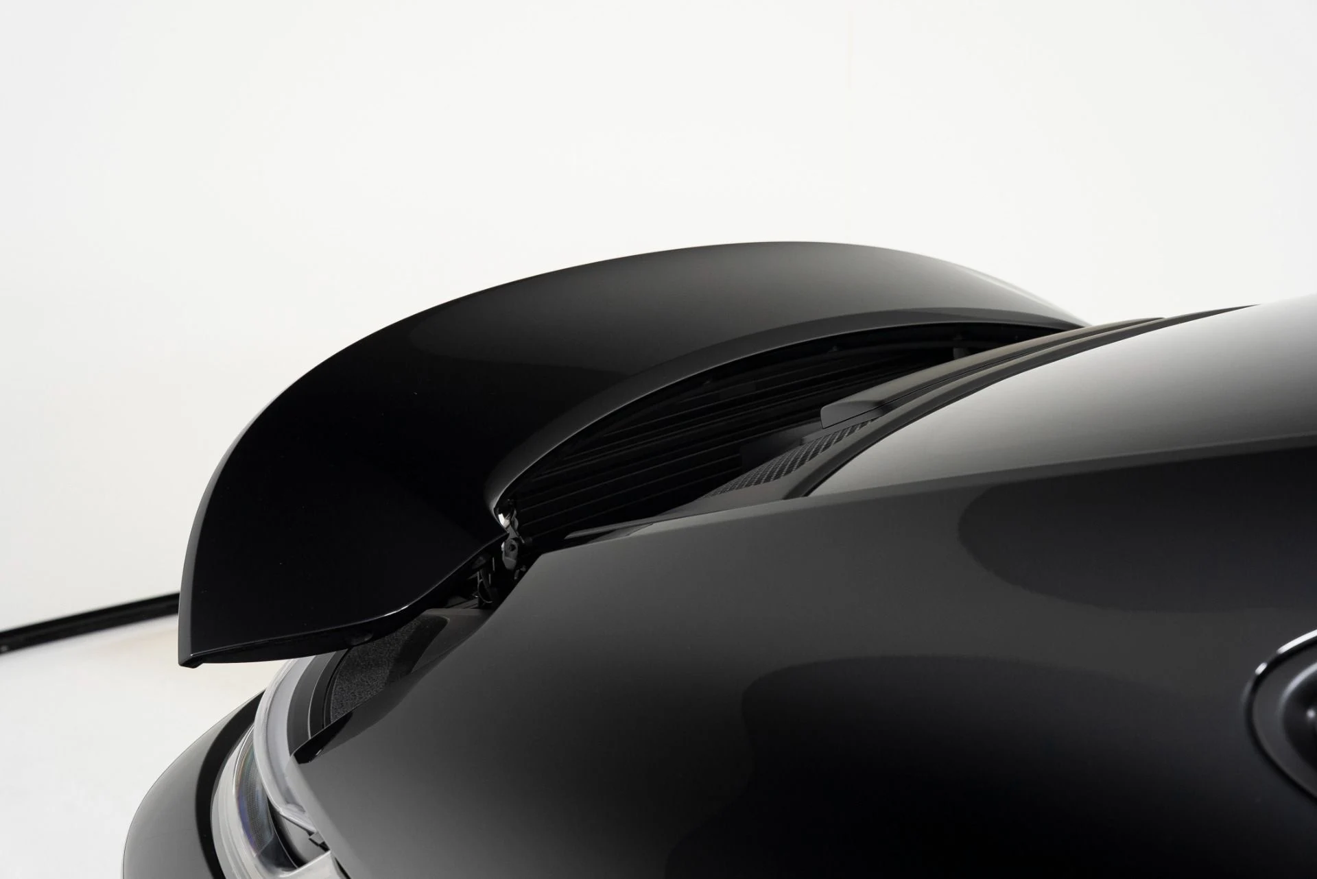 mph049_2232228504_Used_2024_Porsche_911_GT_3_Touring_1750205340_6534df3067