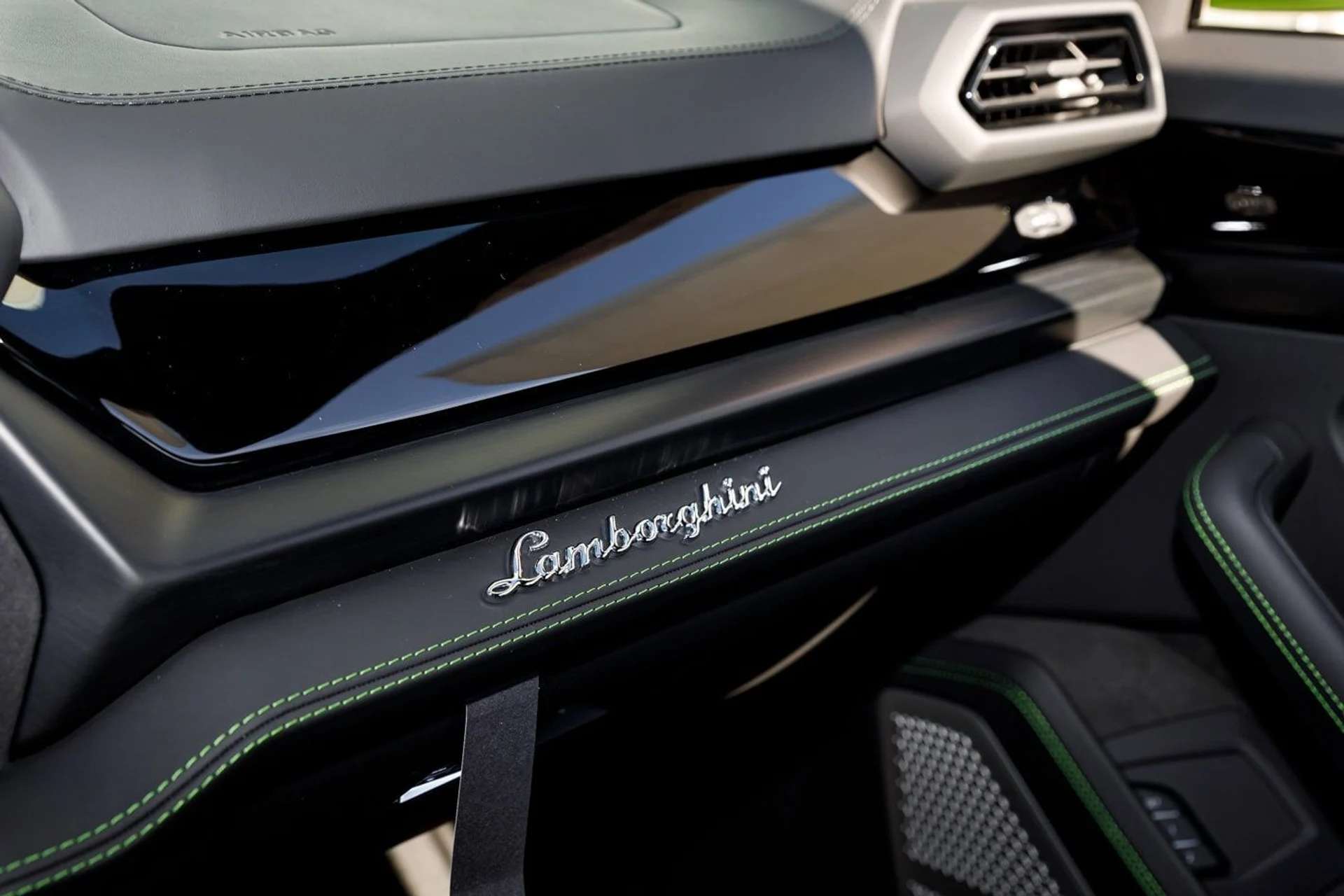 mph049_2242337597_ba0ca81a1d8aa495860a8fdddfb8e4cbx_54c6e1f7af