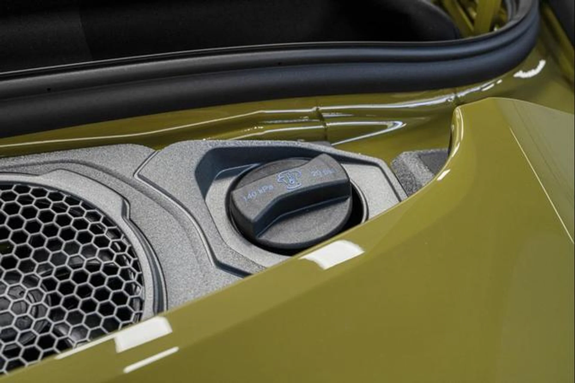 mph049_224568489_jn_R_Wa_KCYD_Ef_G_Jaq2w_Yj_Z_Is_T0y_M_1b7b1d99de