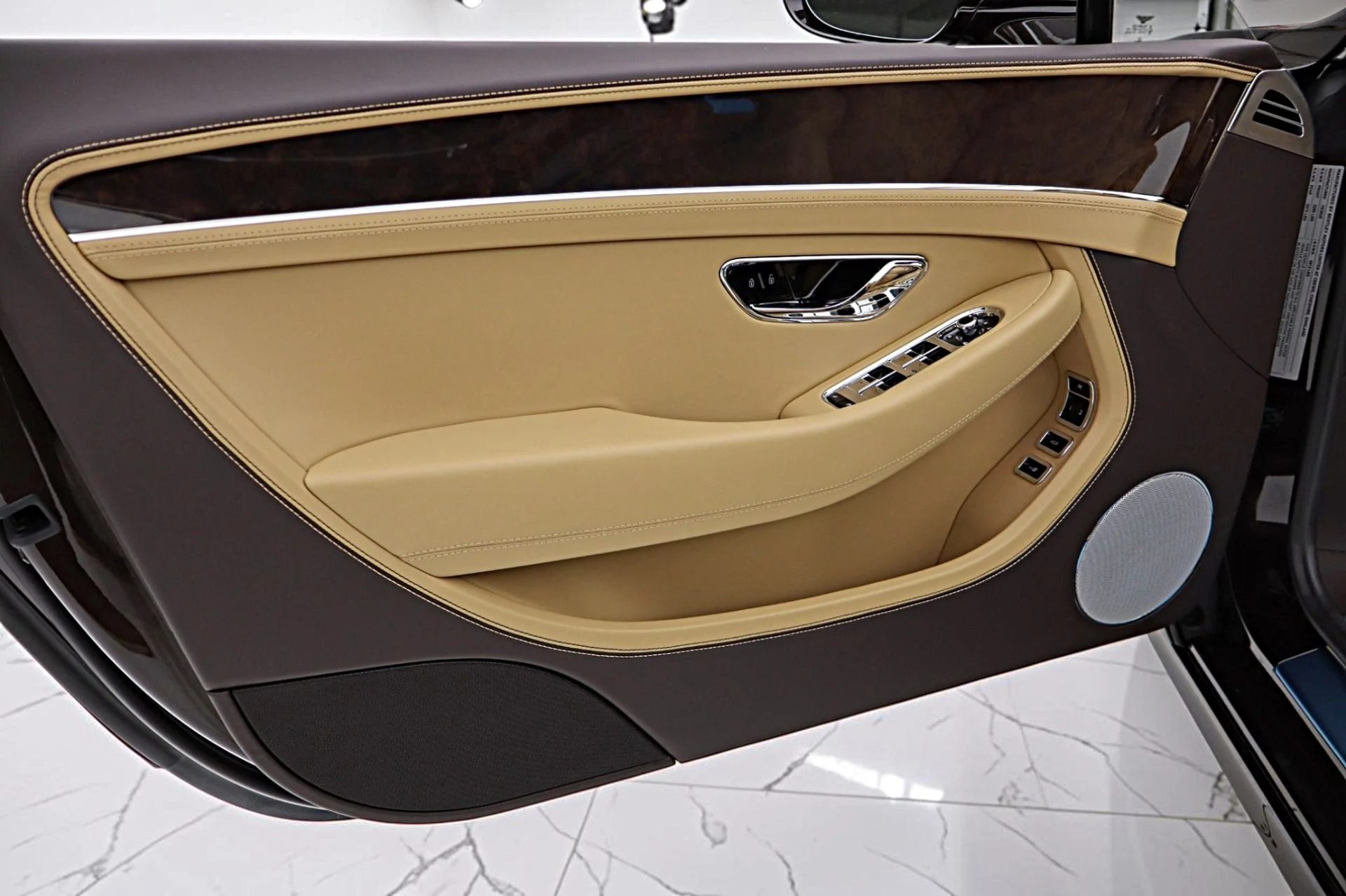 mph049_225458715_New_2026_Bentley_Continental_GTC_5e50760a8c