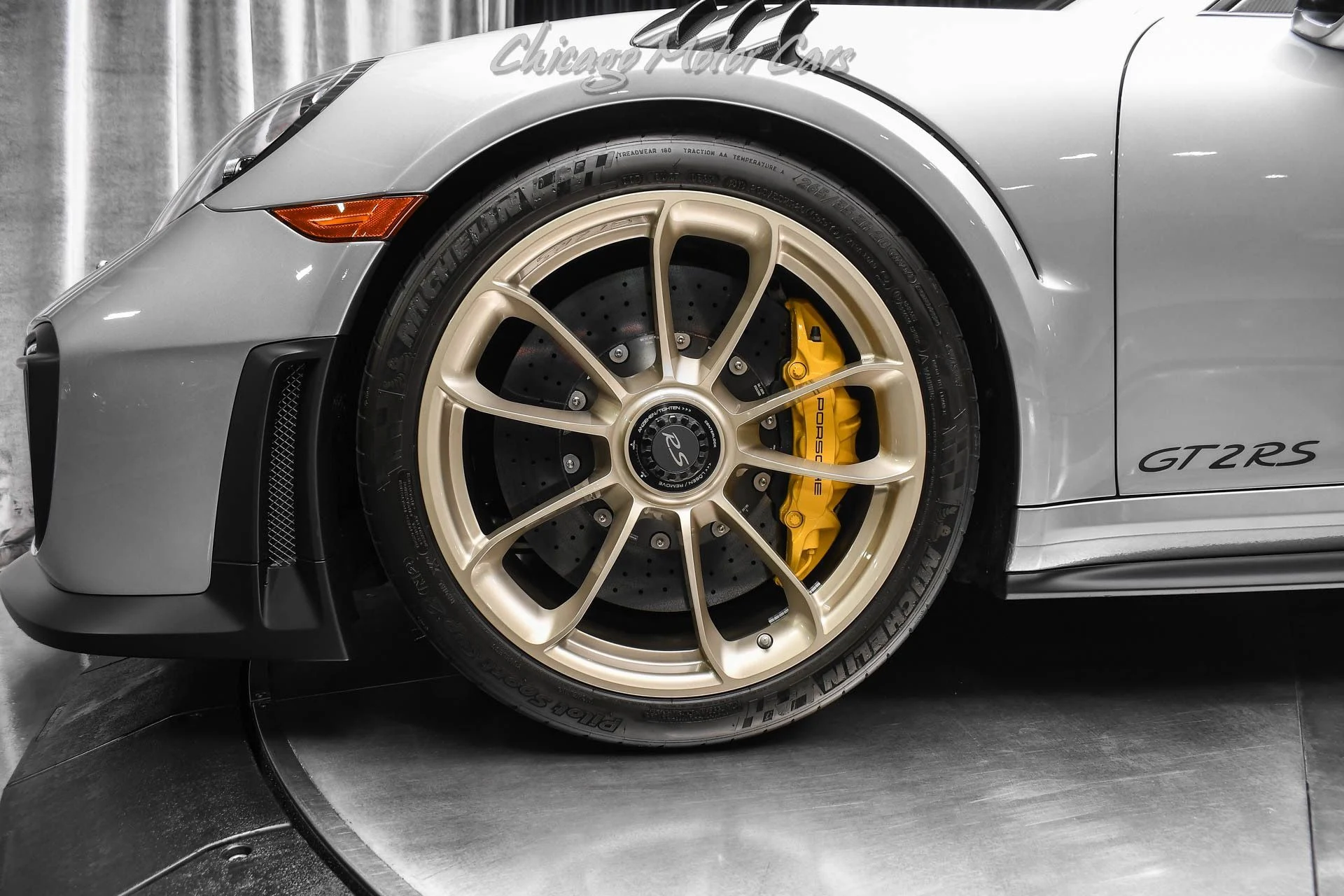 mph049_2273891229_12960_p50_l_b532f056bf