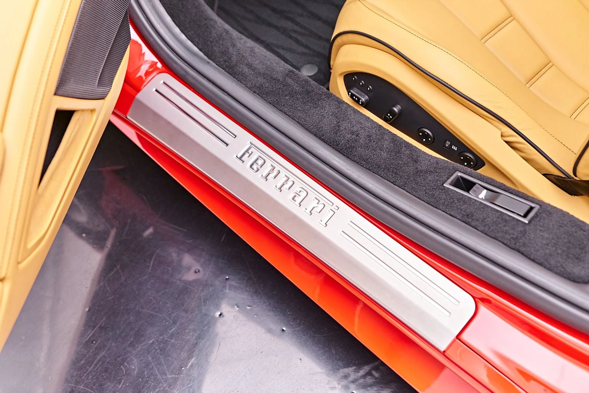 mph049_2281524197_Used_2010_Ferrari_458_Italia_Base_1744650209_0bb127fbc3