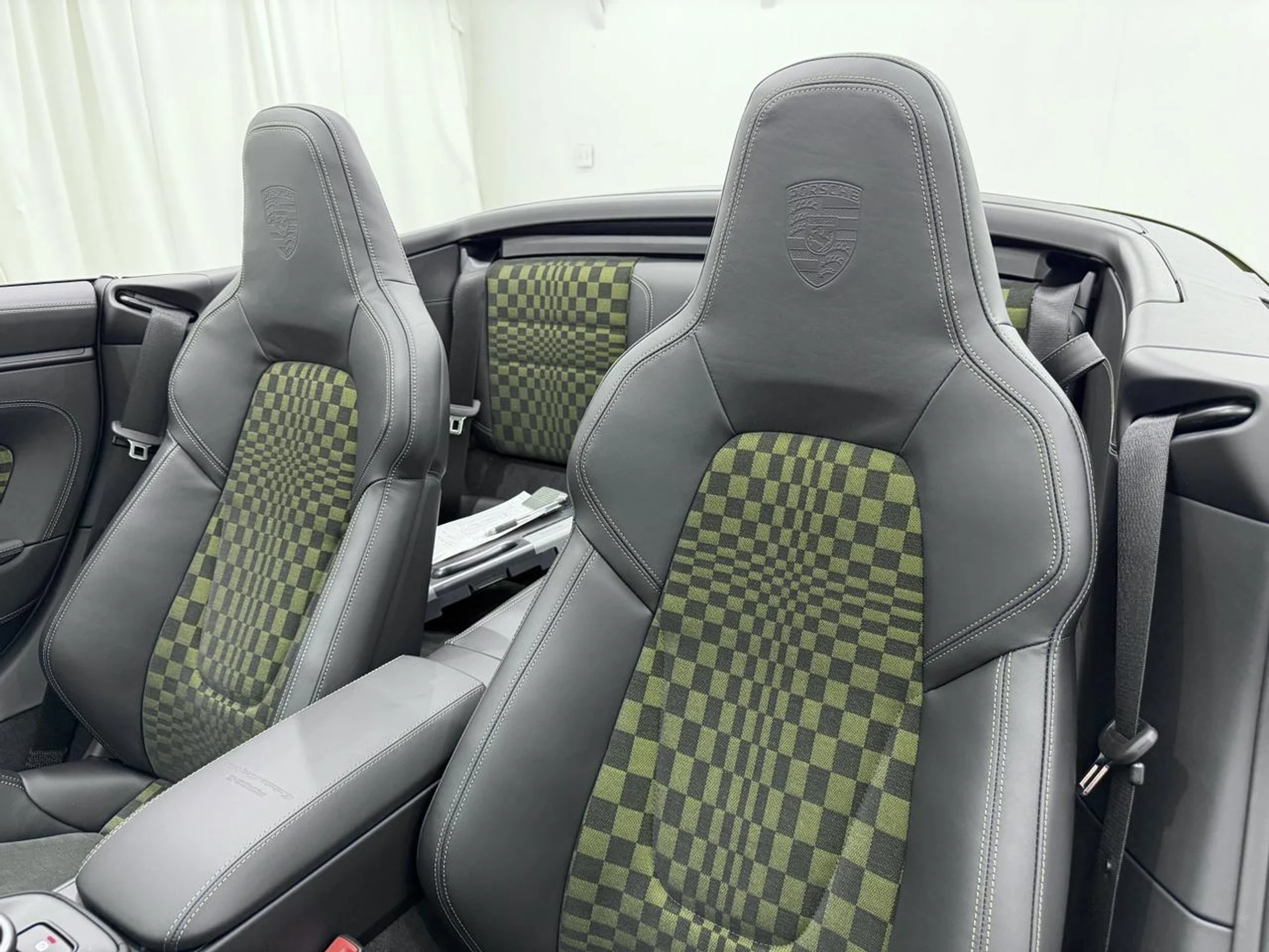 mph049_2286047952_5bccc4042df1d545137a27d7bd99742e_4568f9de33